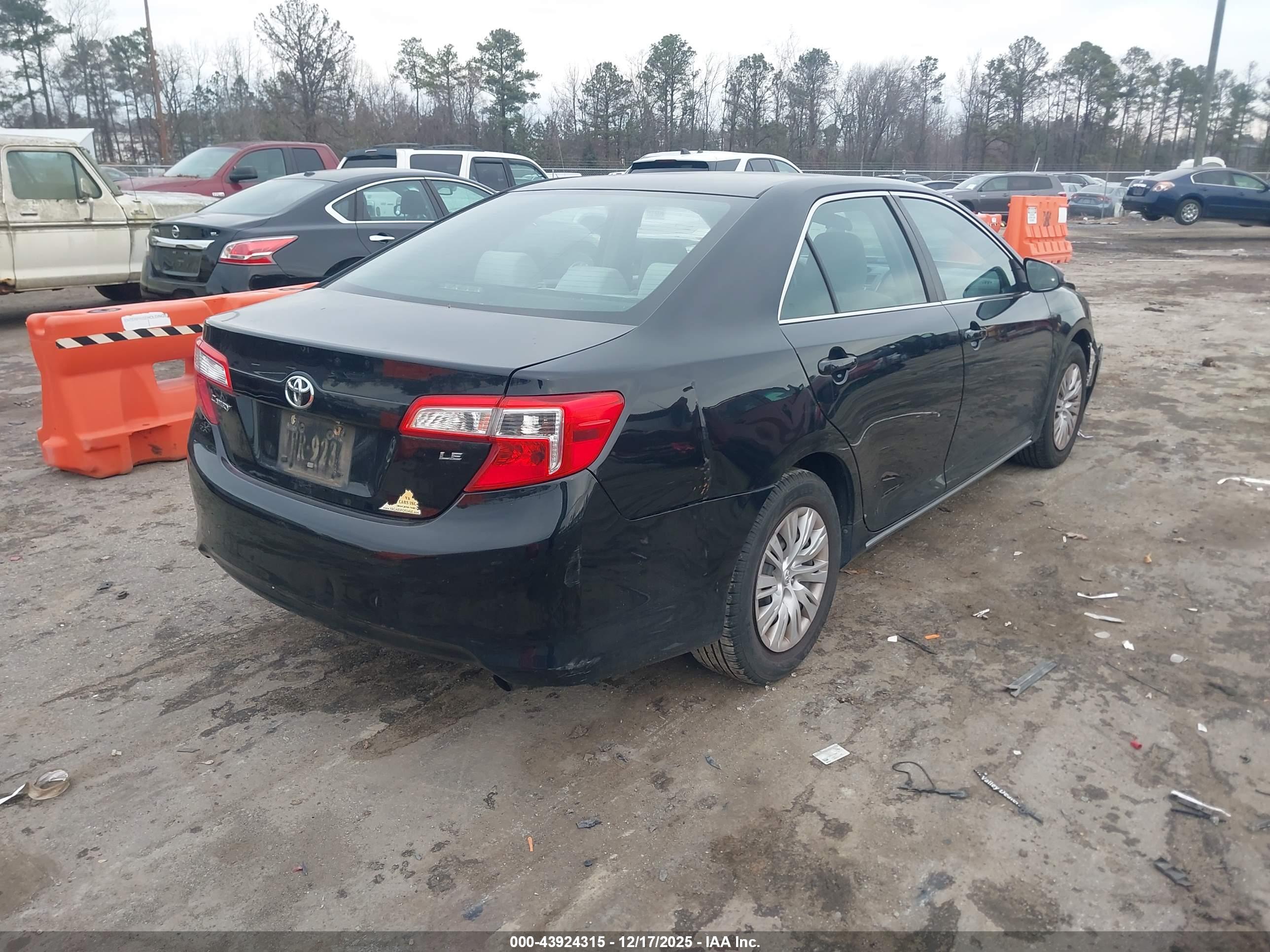 TOYOTA CAMRY image 4