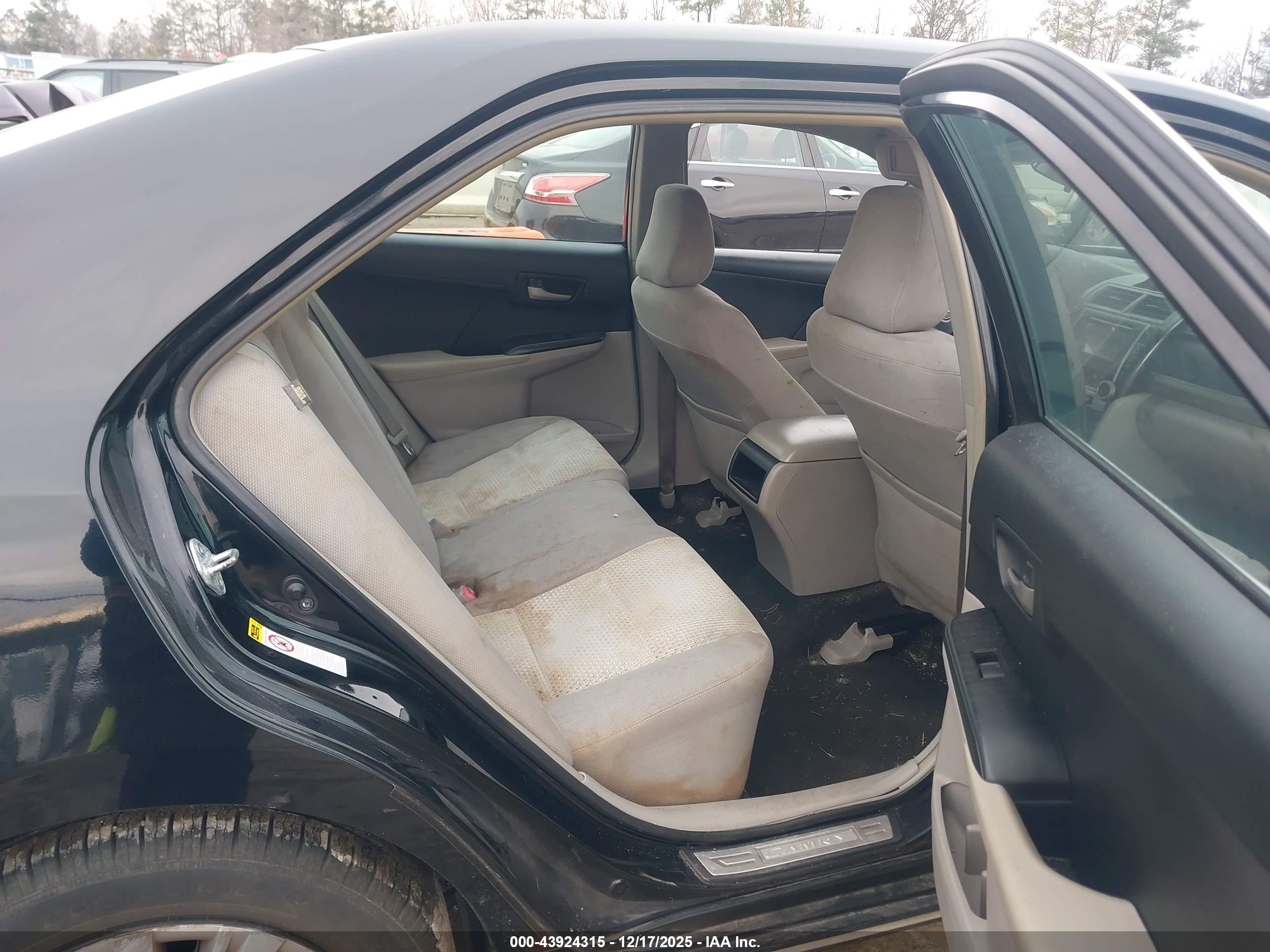 TOYOTA CAMRY image 8