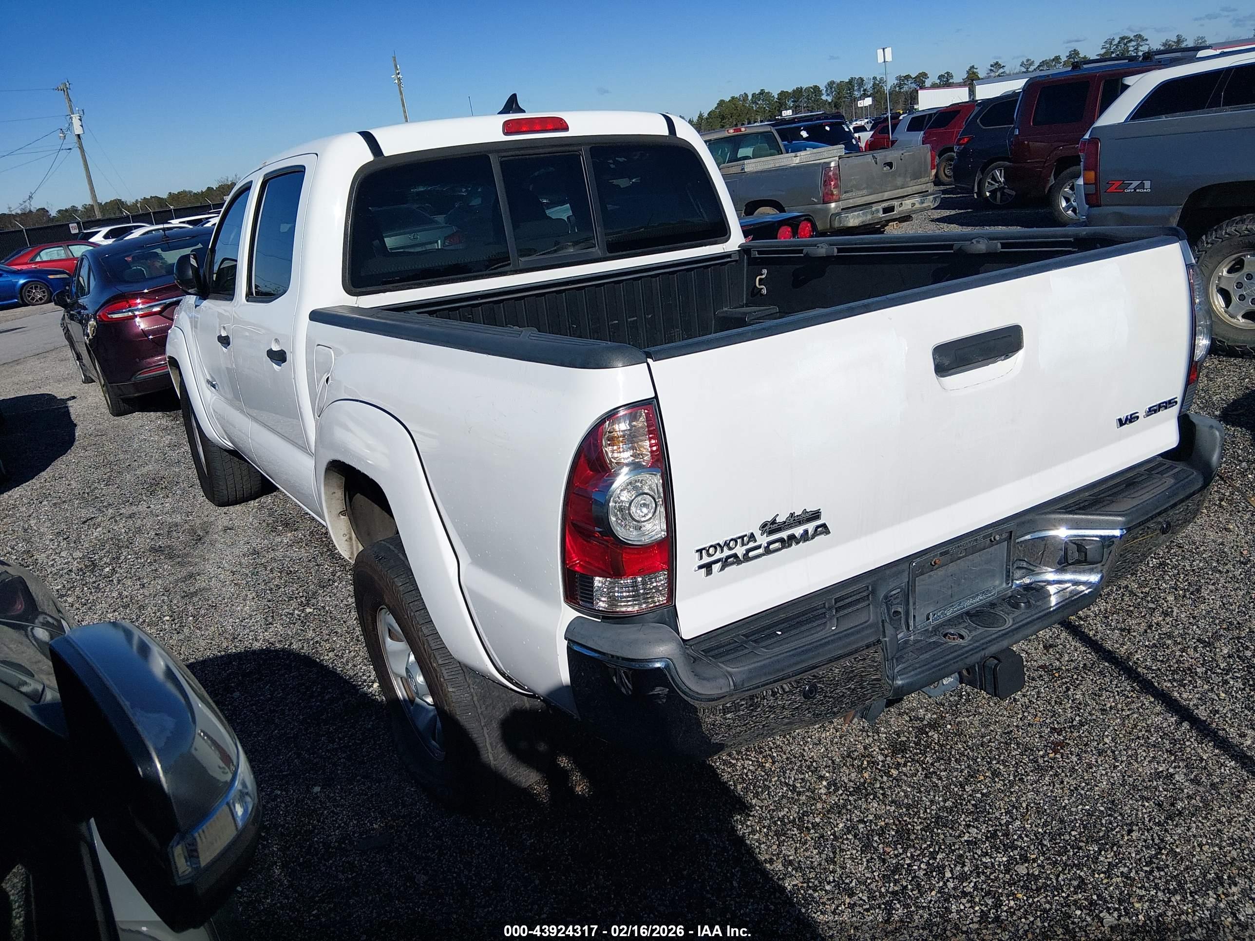 TOYOTA TACOMA image 3