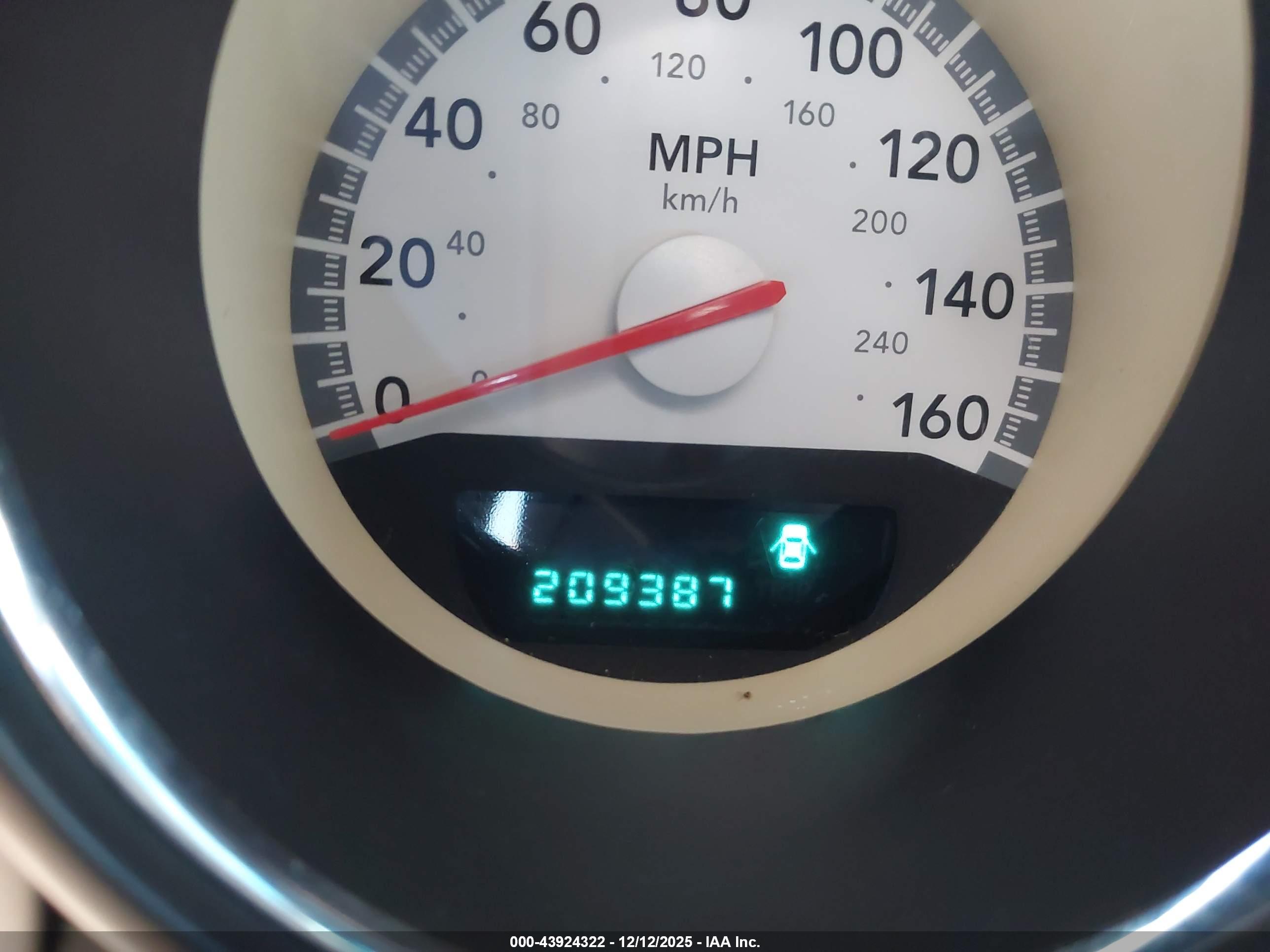 DODGE CHALLENGER image 7