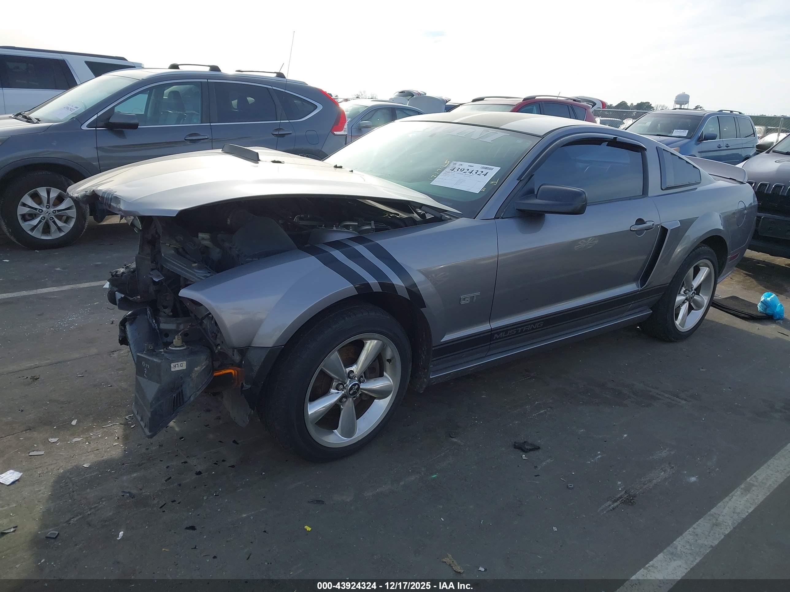 FORD MUSTANG image 2