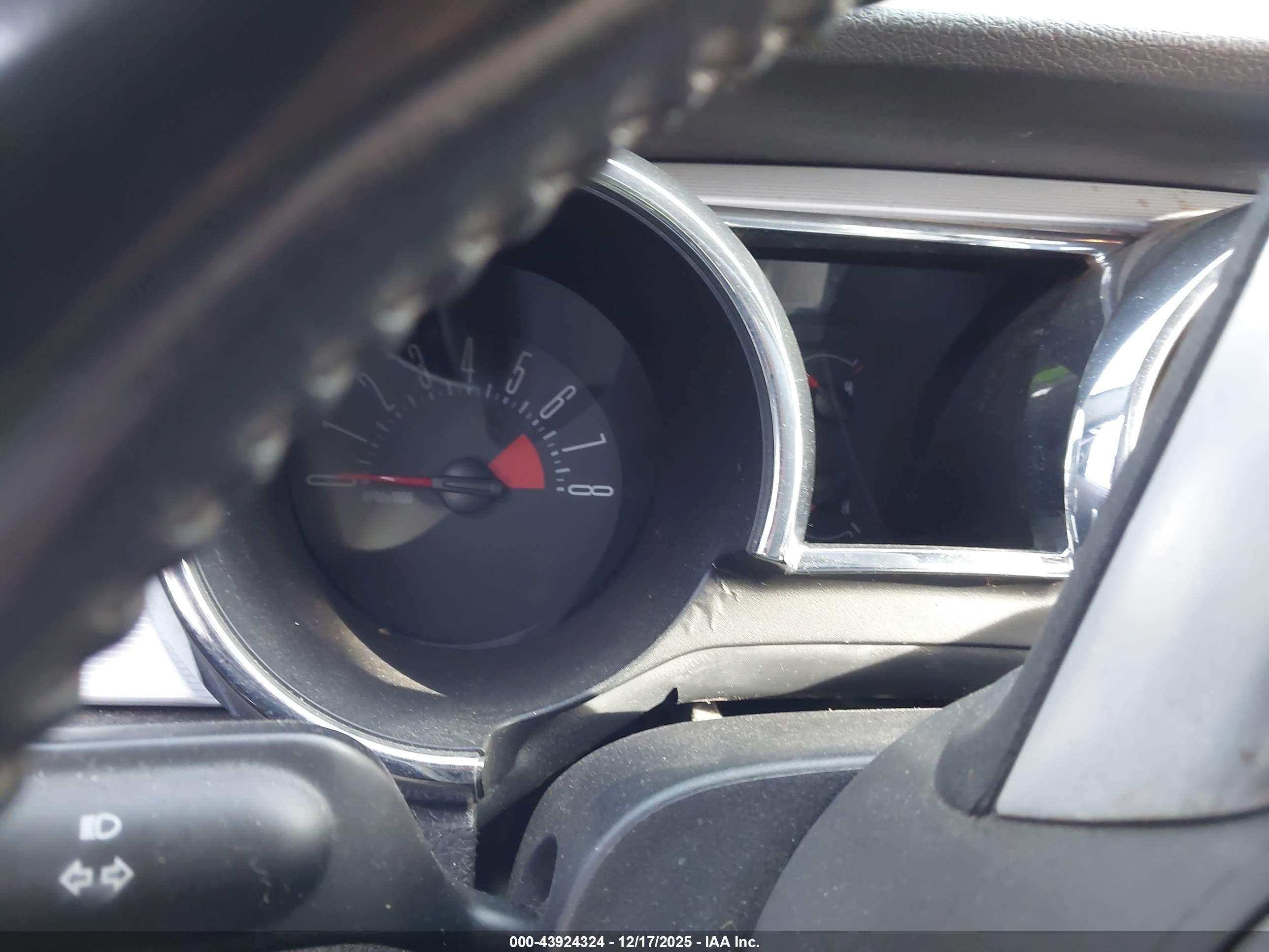 FORD MUSTANG image 7