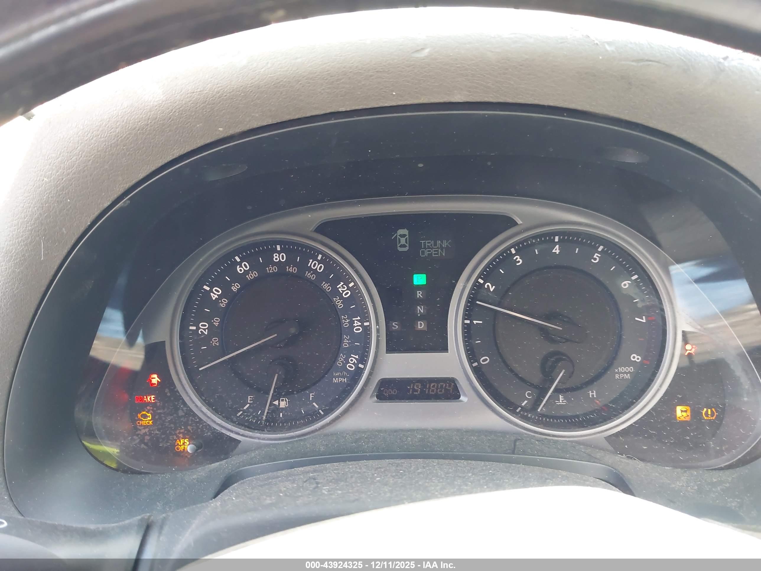LEXUS IS image 7