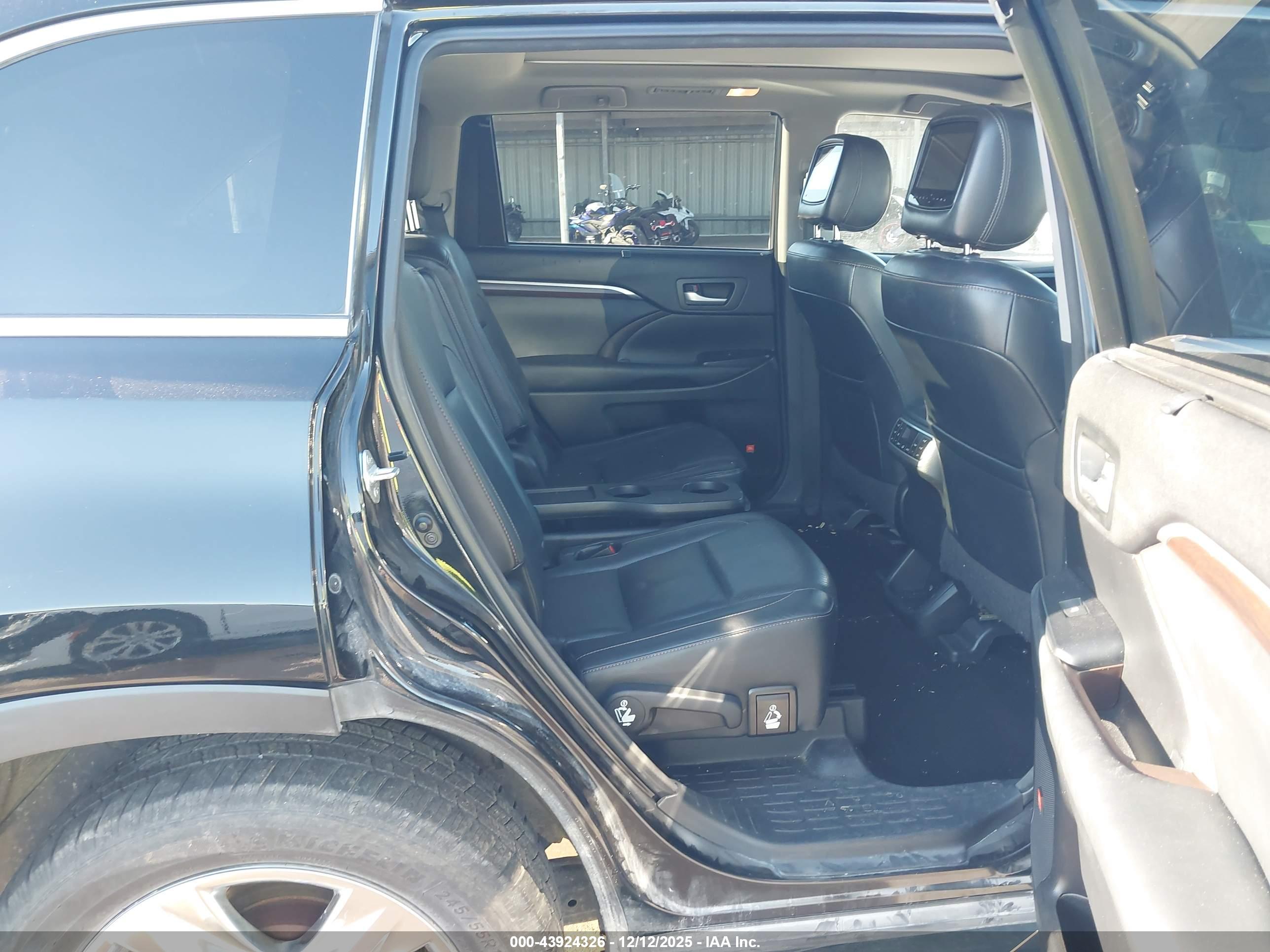 TOYOTA HIGHLANDER image 8