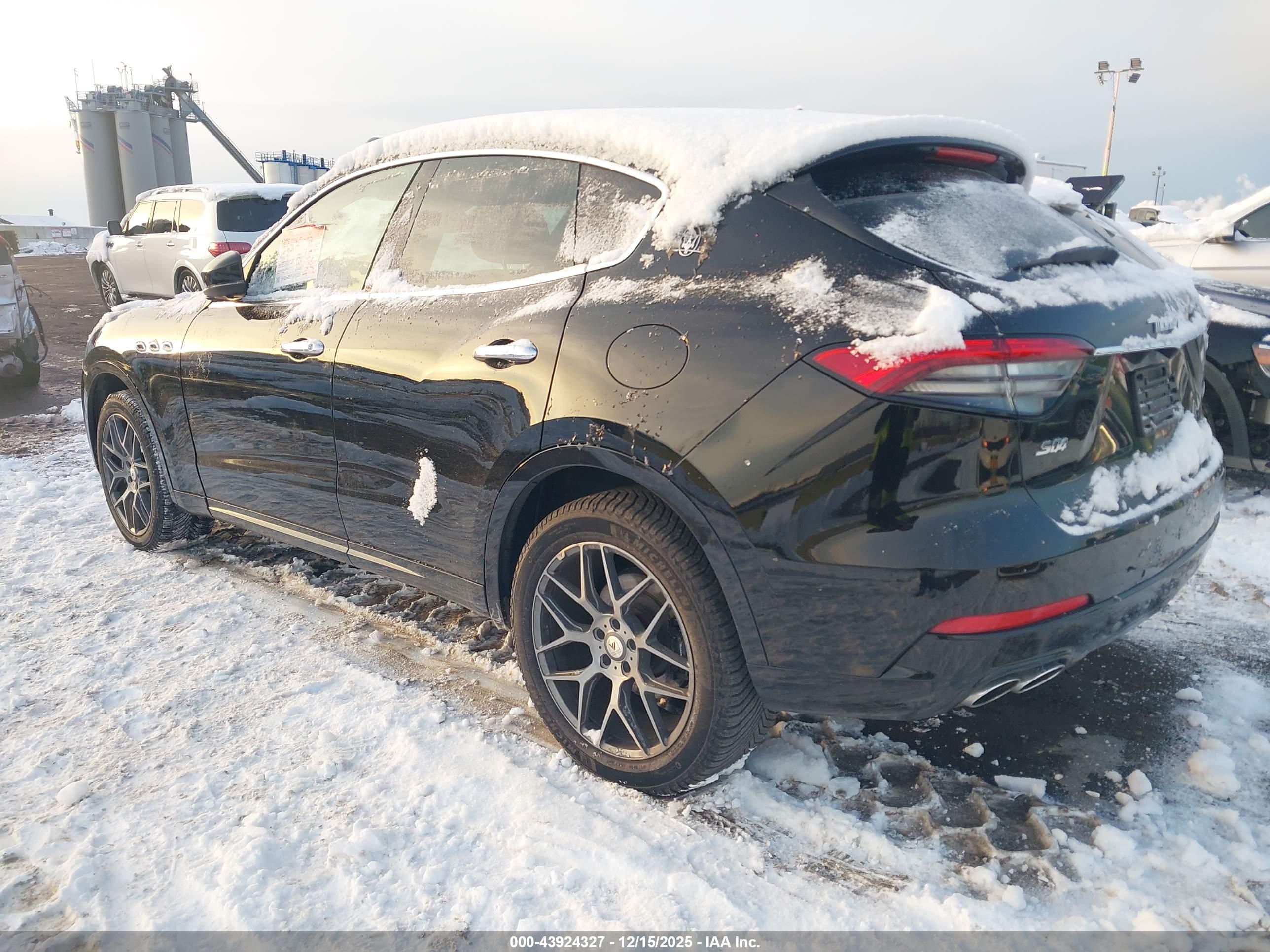 MASERATI LEVANTE image 3