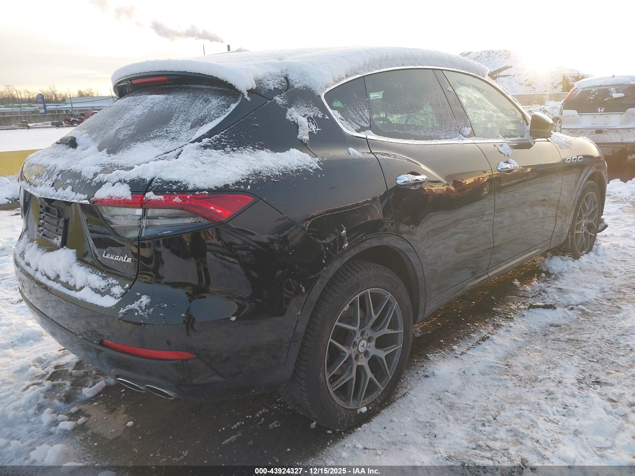 MASERATI LEVANTE image 4
