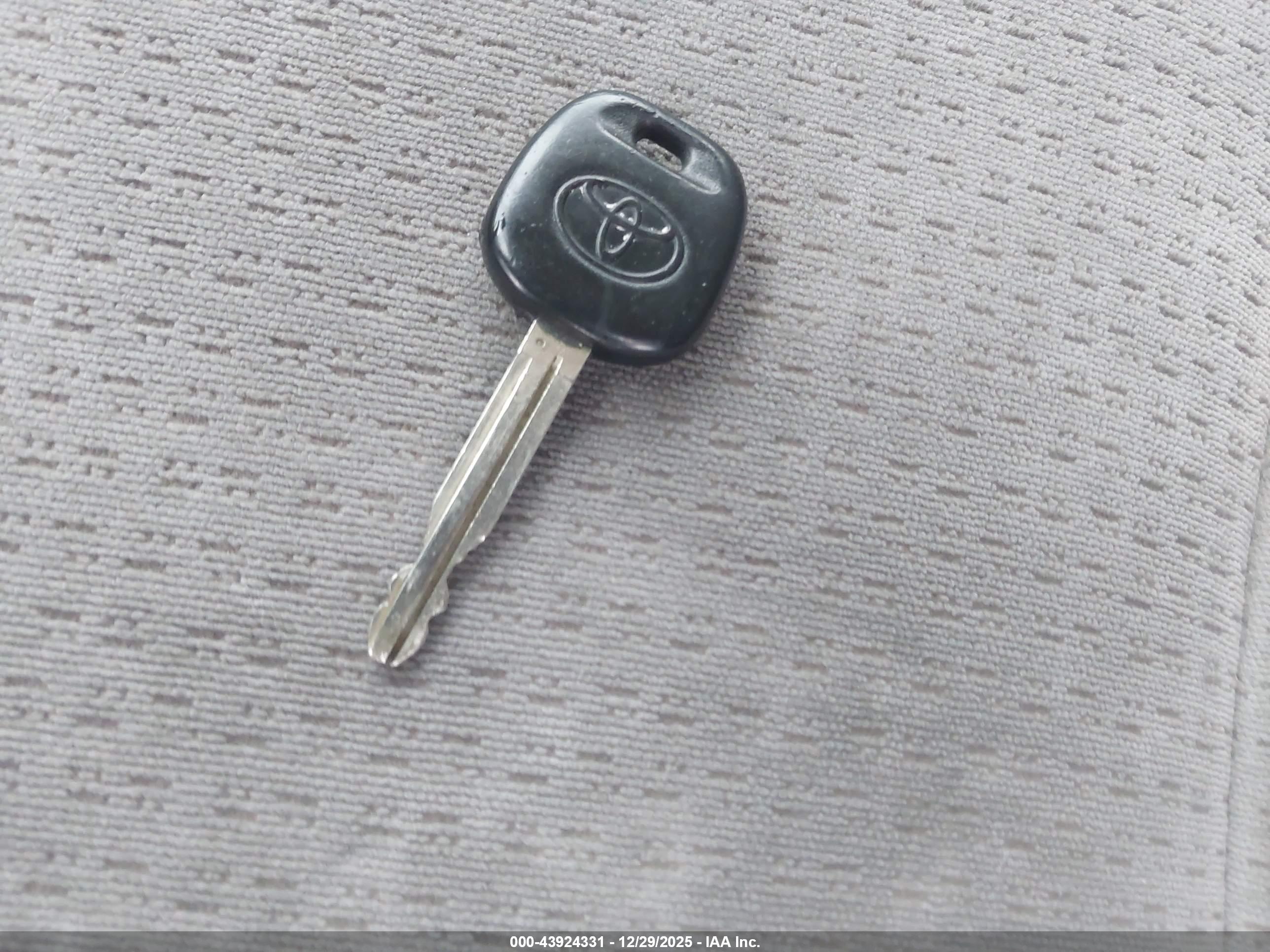 TOYOTA COROLLA image 11