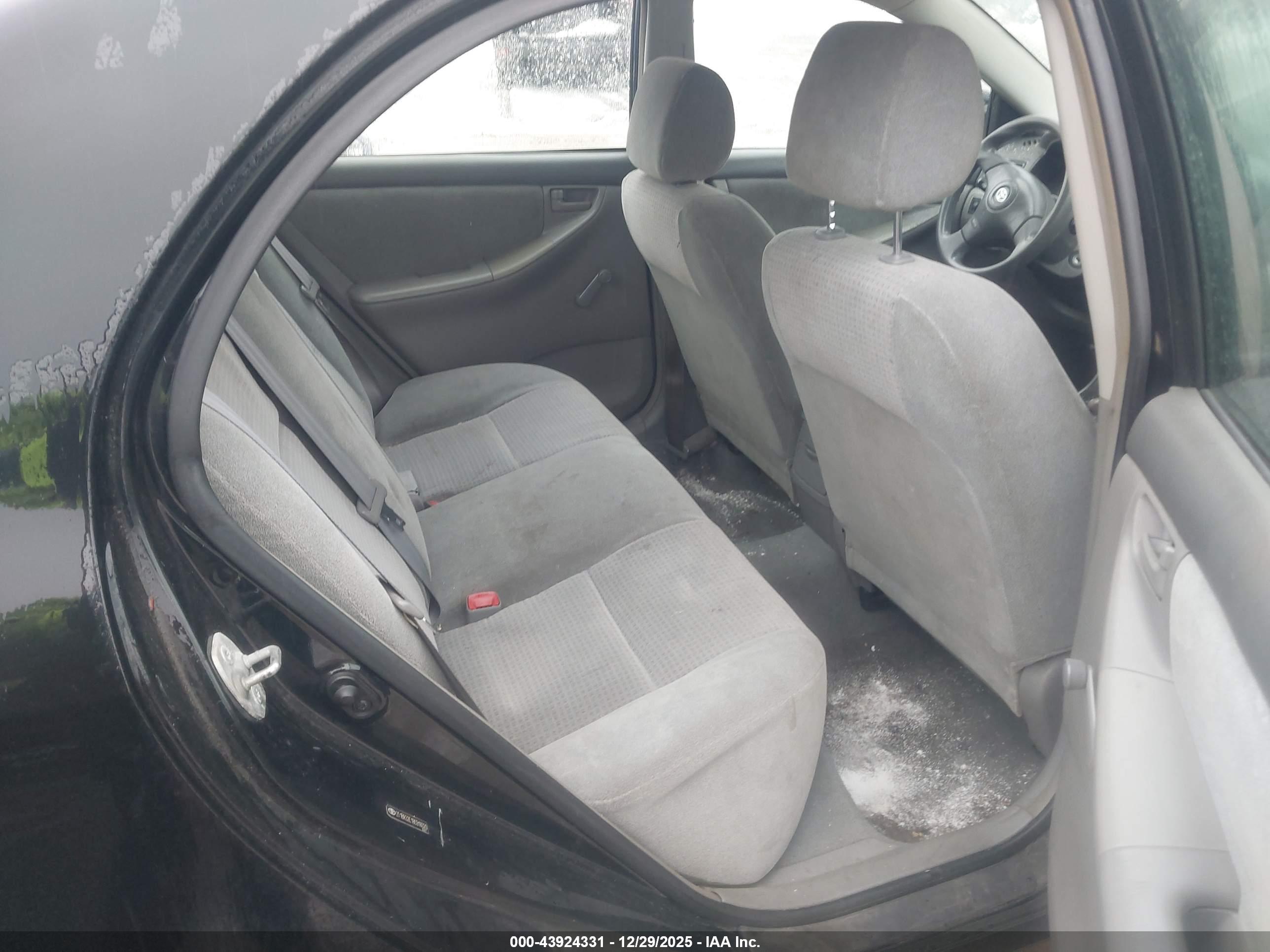 TOYOTA COROLLA image 8