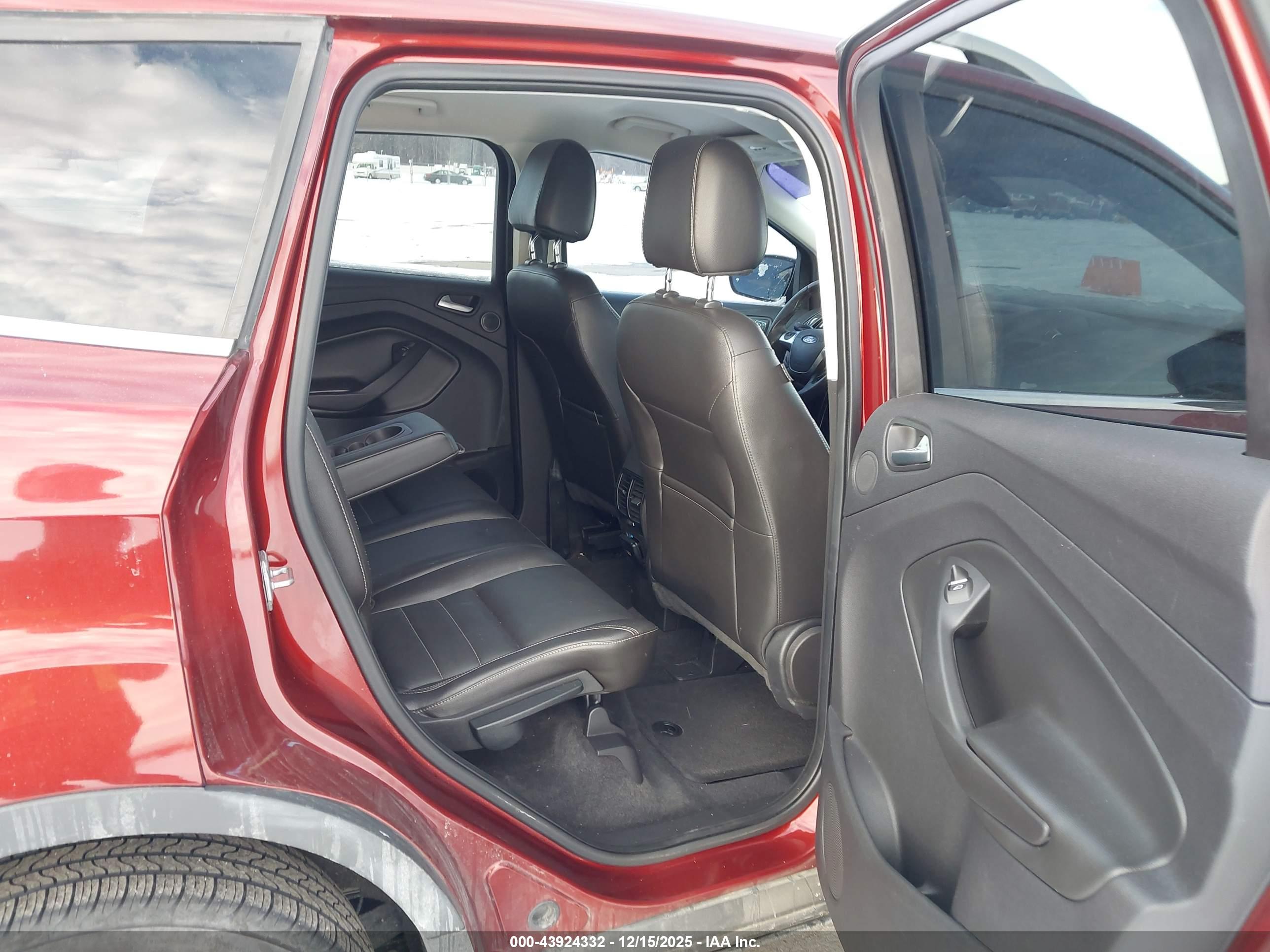 FORD ESCAPE image 8