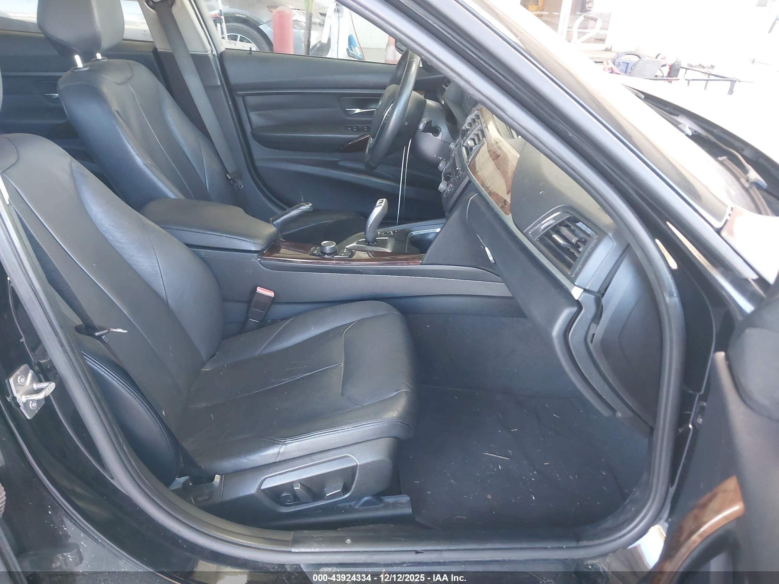 BMW 328I image 5