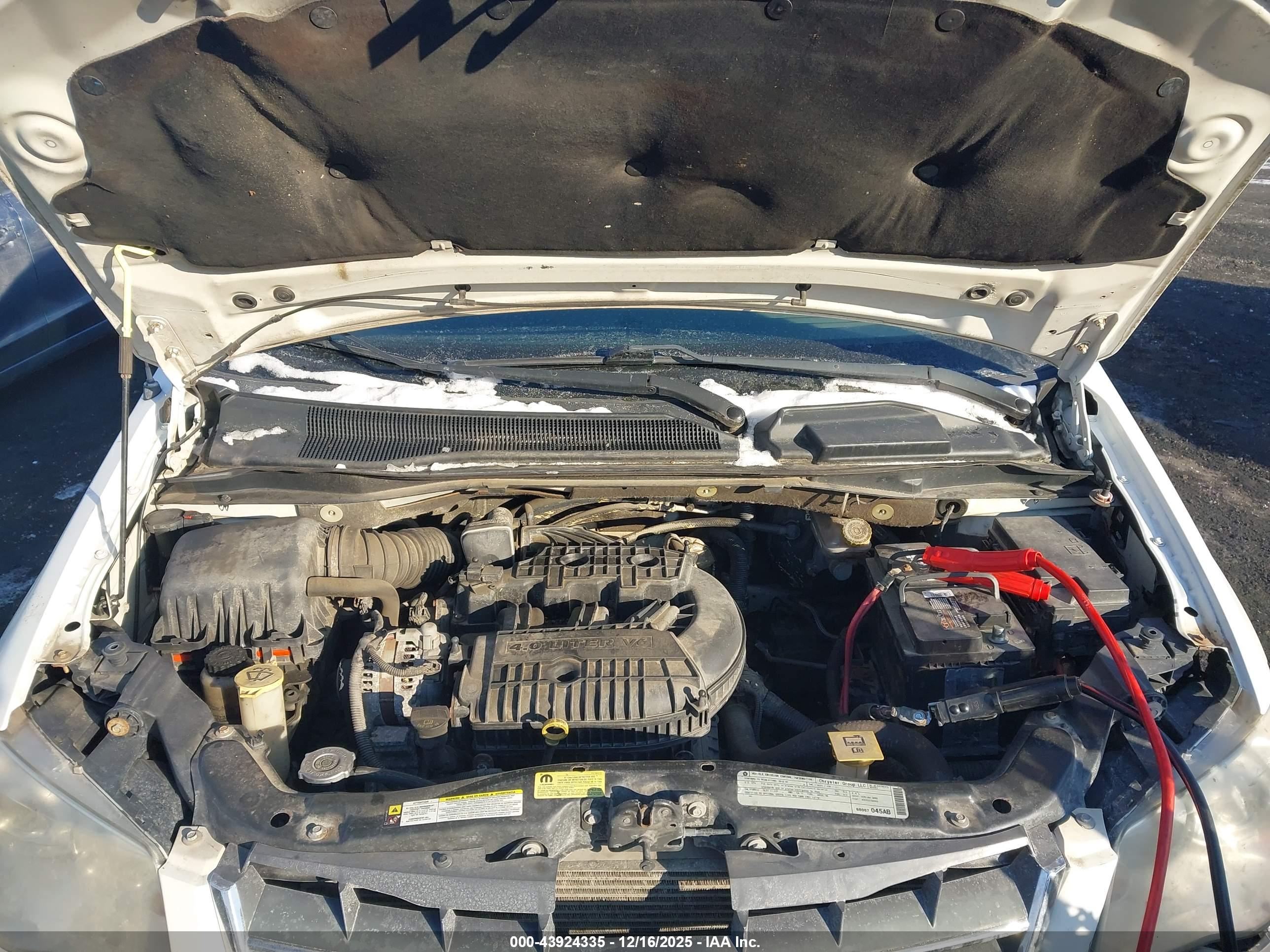 CHRYSLER TOWN image 10