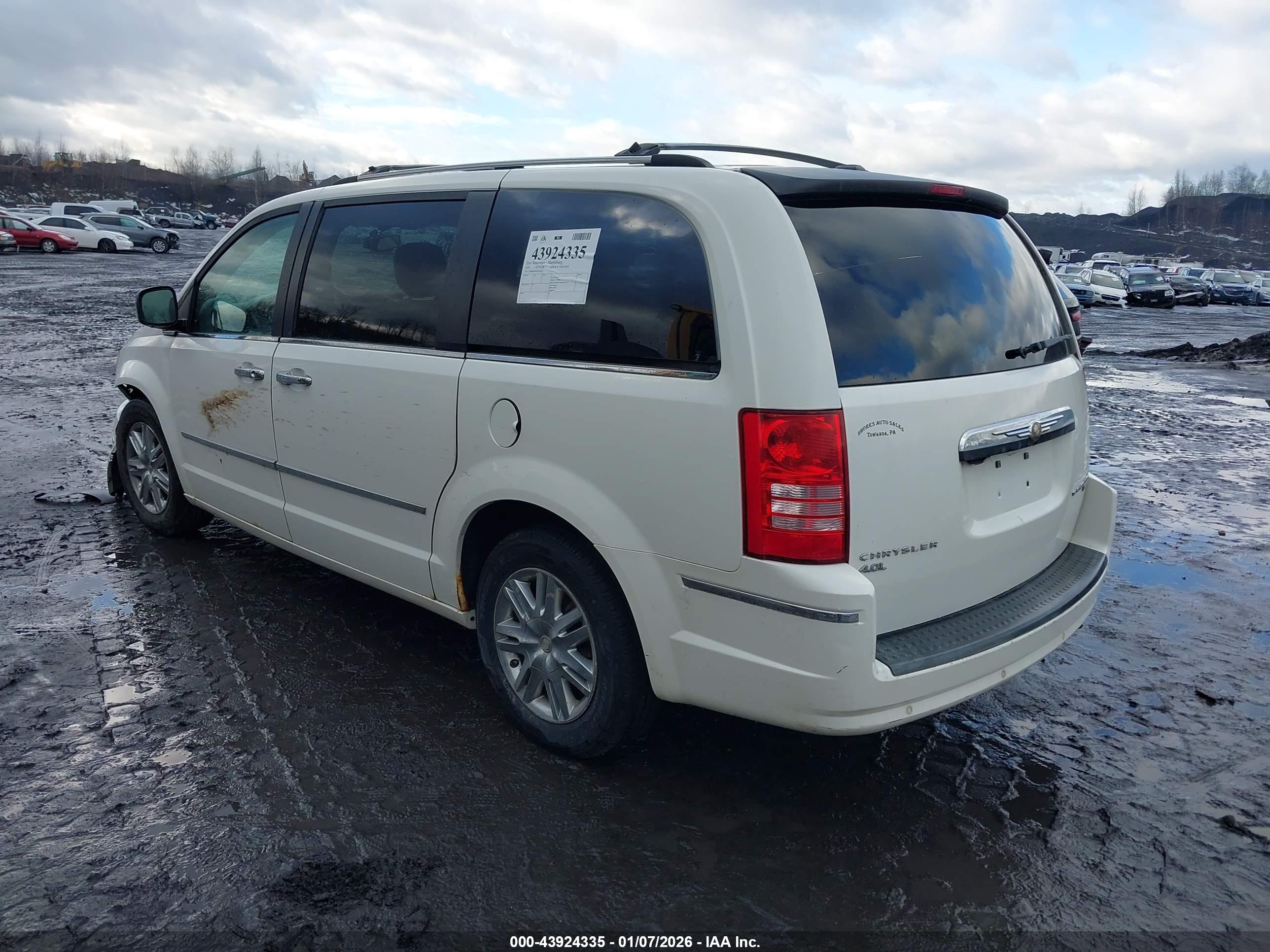 CHRYSLER TOWN image 3