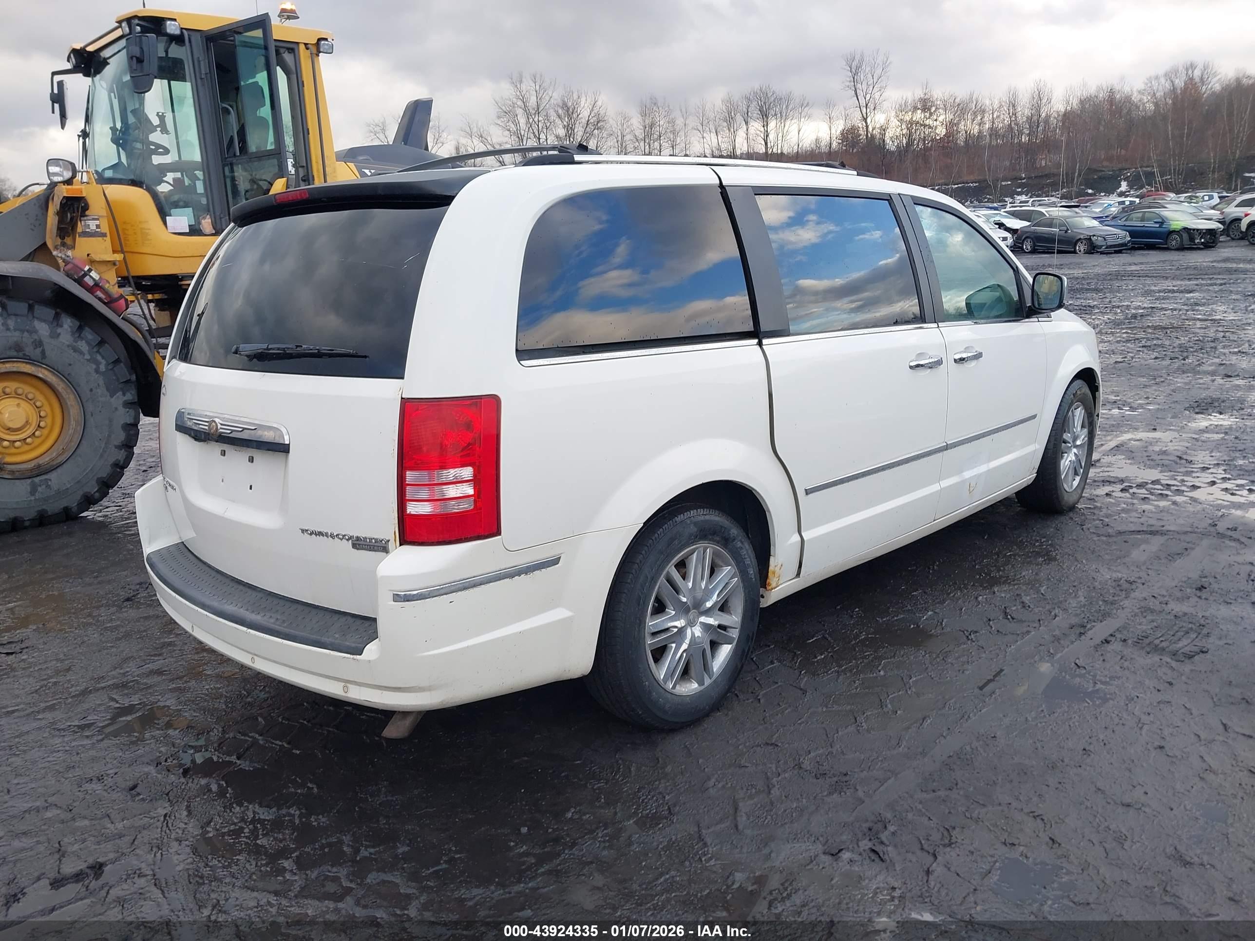 CHRYSLER TOWN image 4