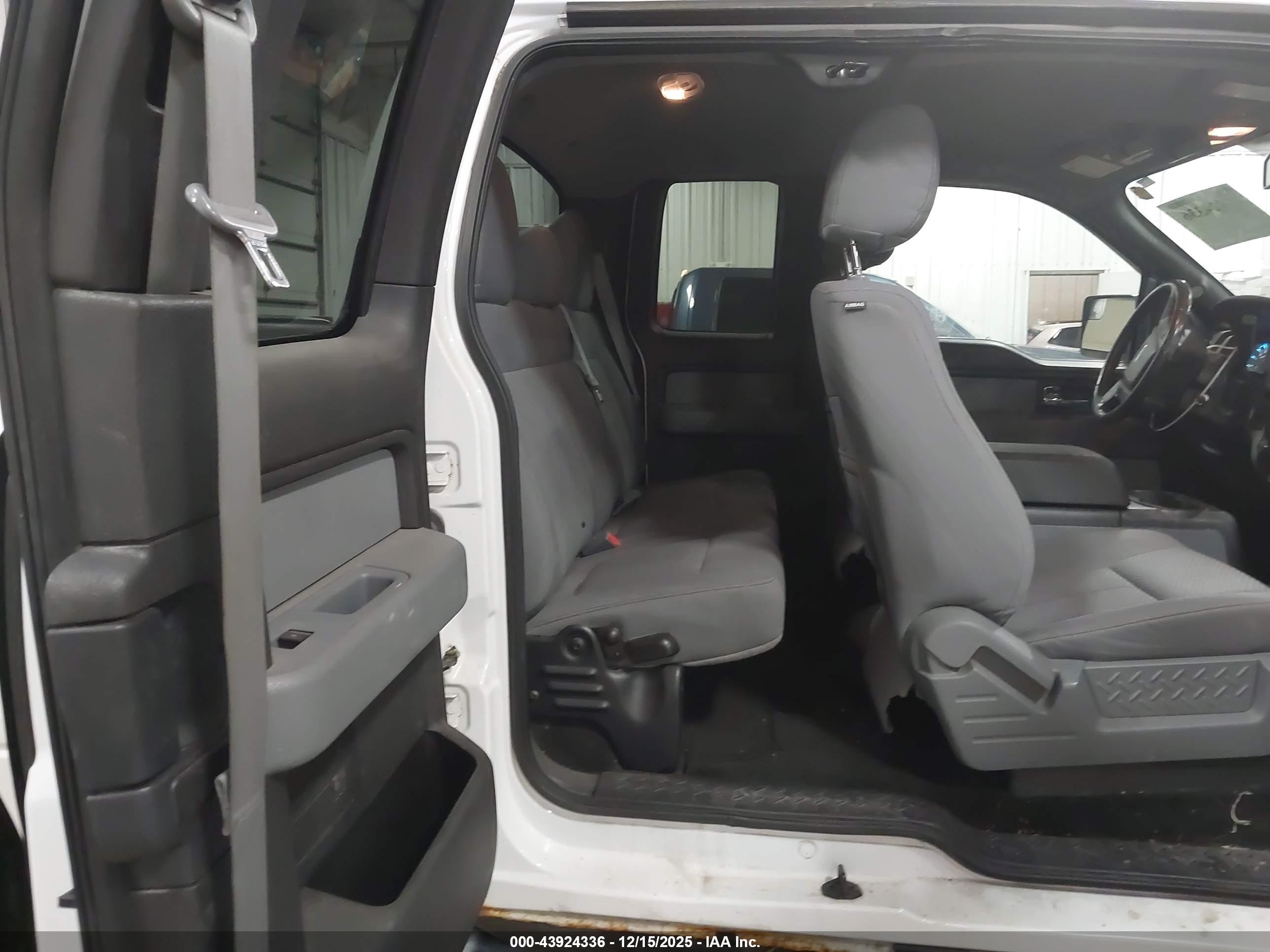 FORD F-150 image 8