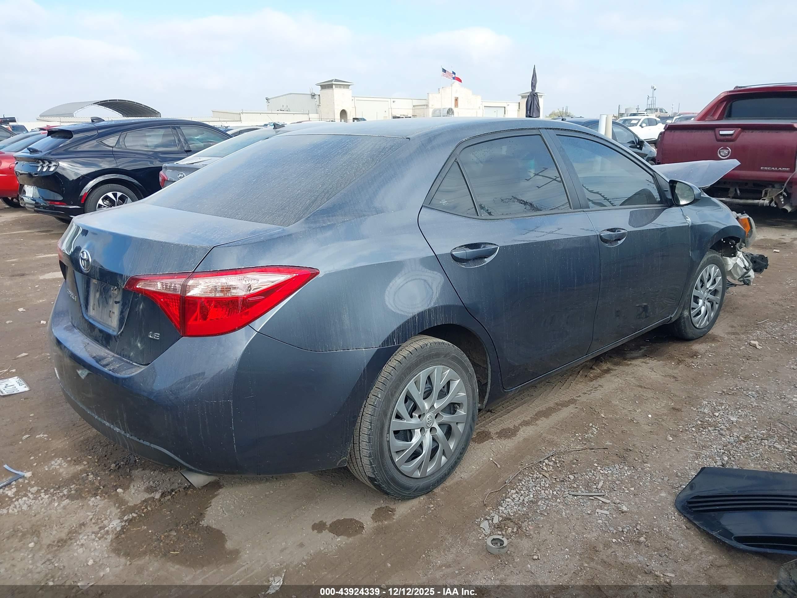 TOYOTA COROLLA image 4