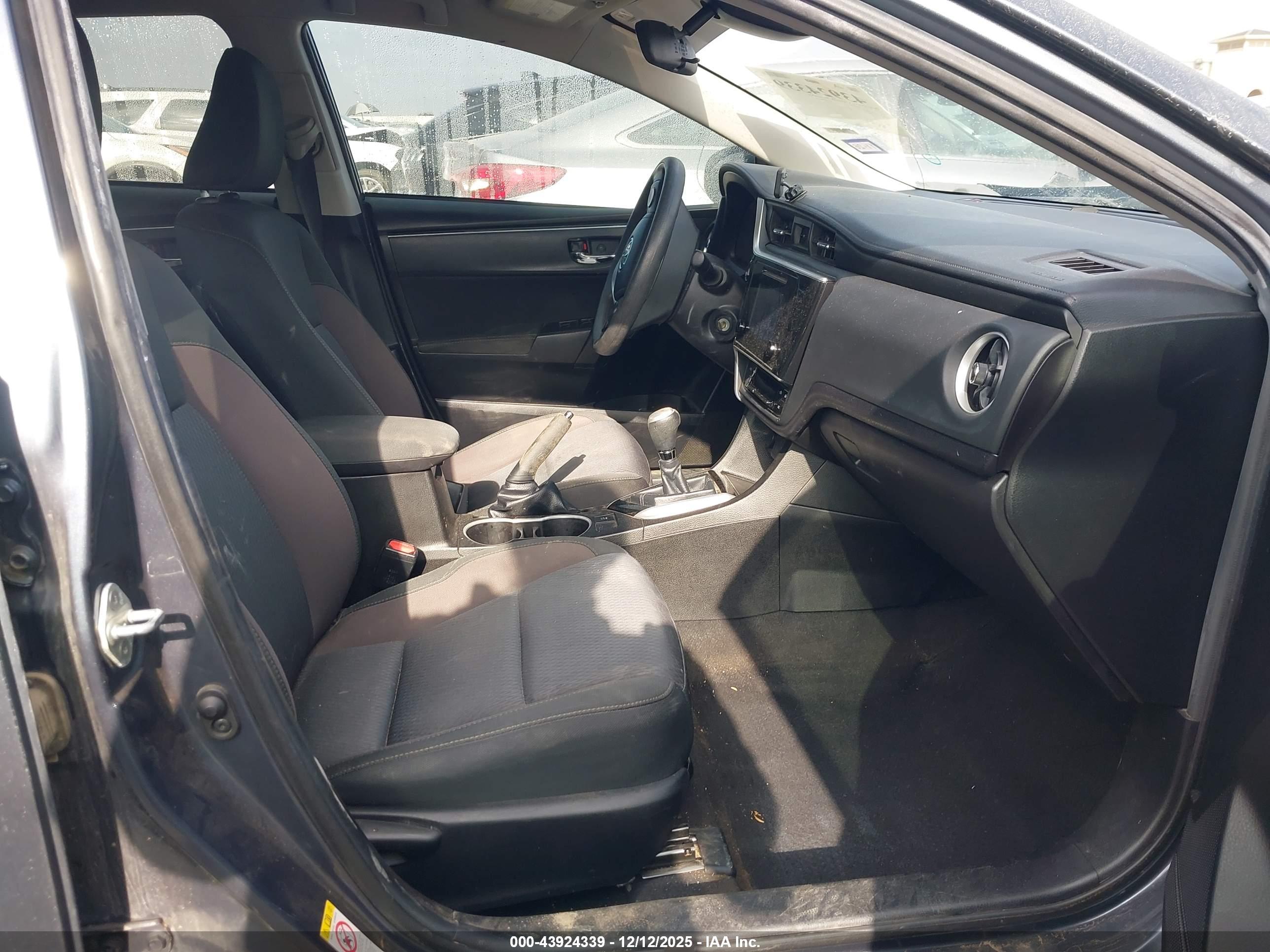 TOYOTA COROLLA image 5