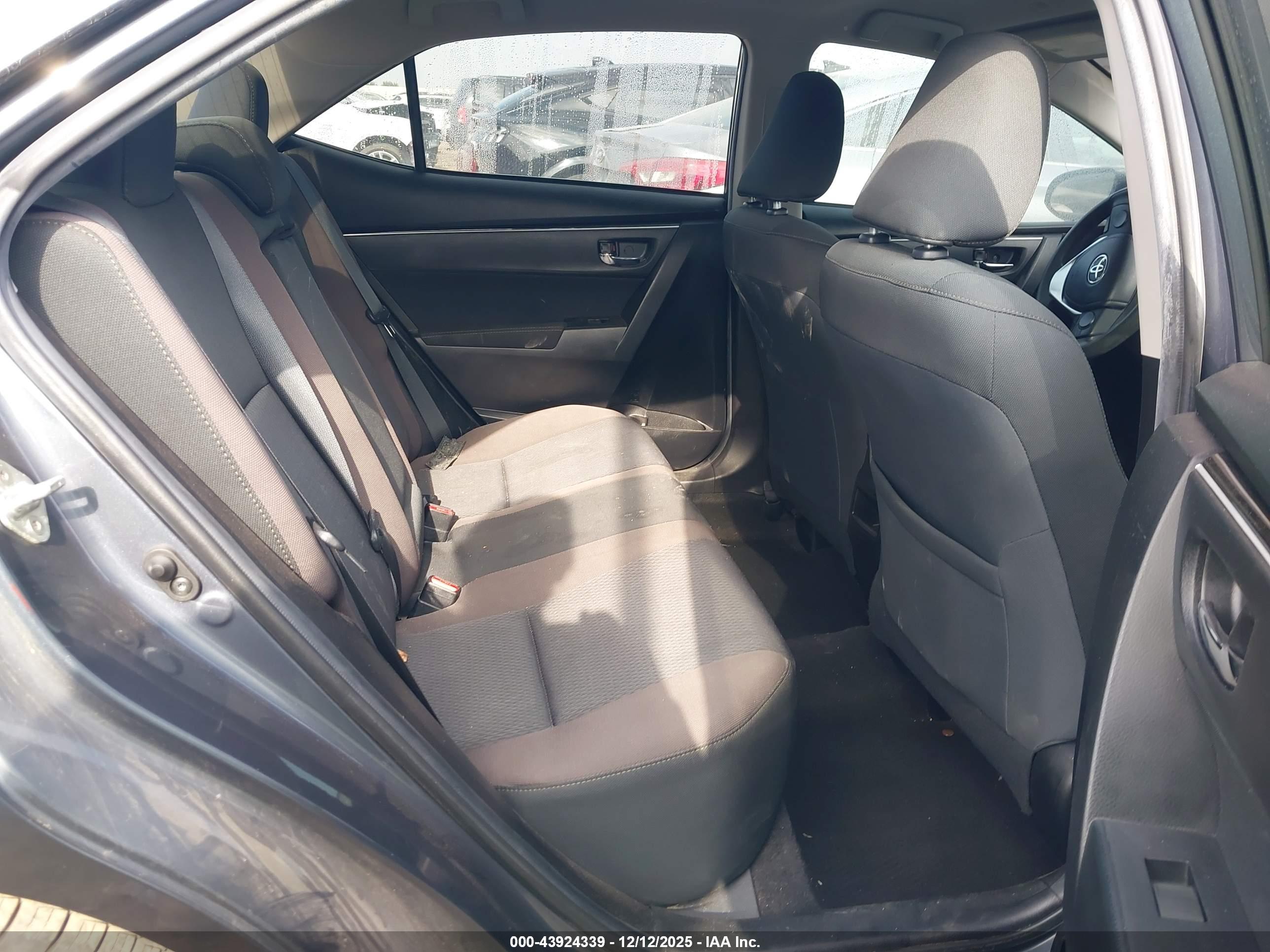 TOYOTA COROLLA image 8