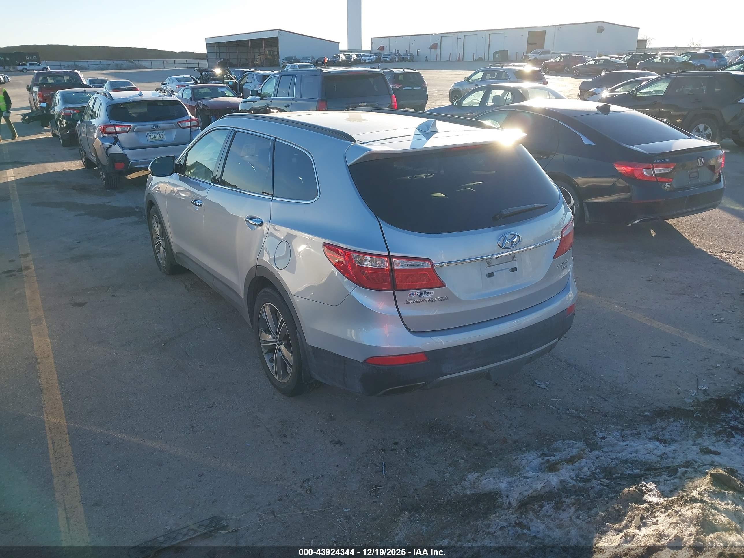 HYUNDAI SANTA image 3