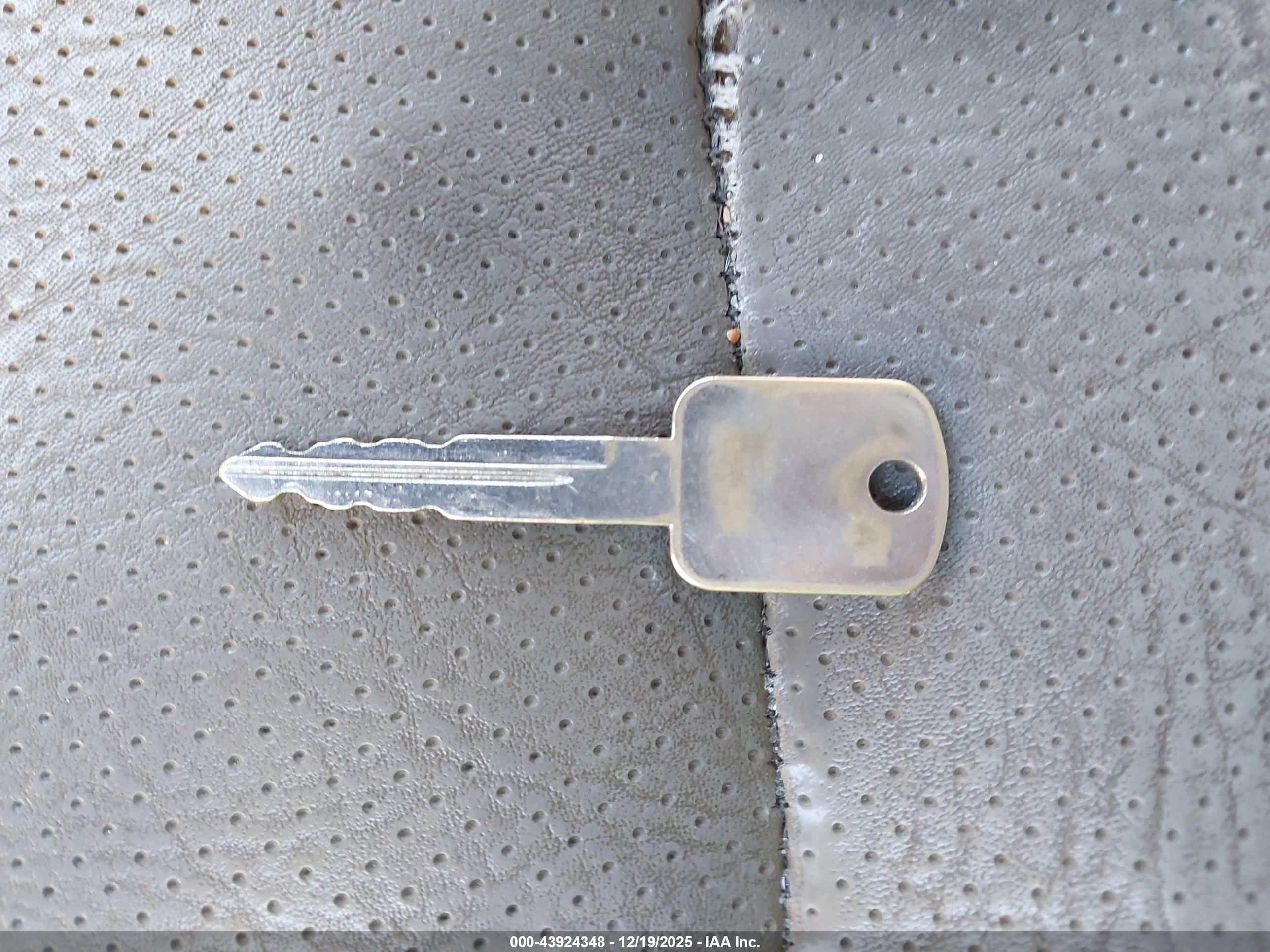 FORD E-350 image 11