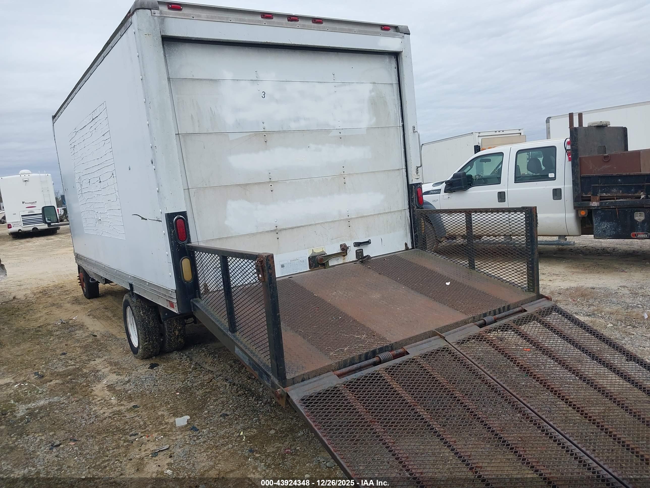 FORD E-350 image 3