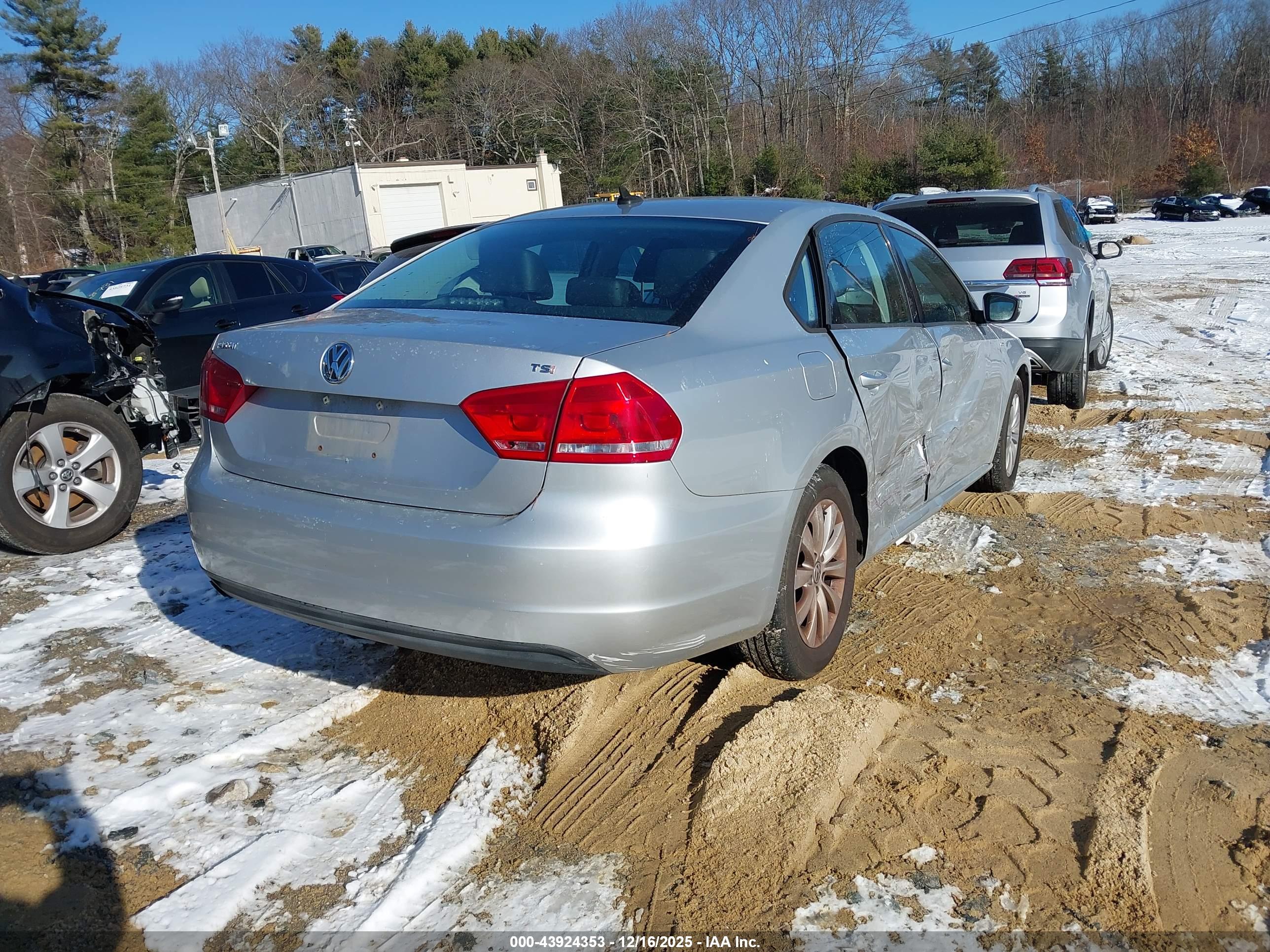 VOLKSWAGEN PASSAT image 4