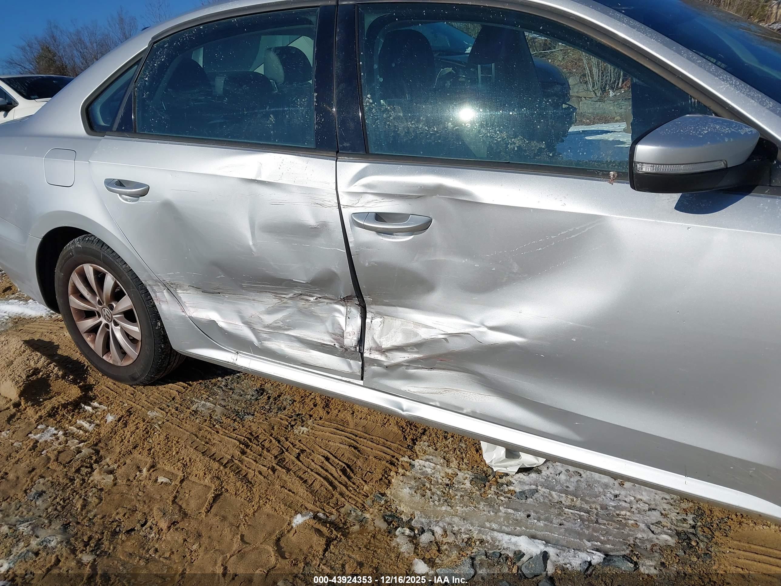 VOLKSWAGEN PASSAT image 6