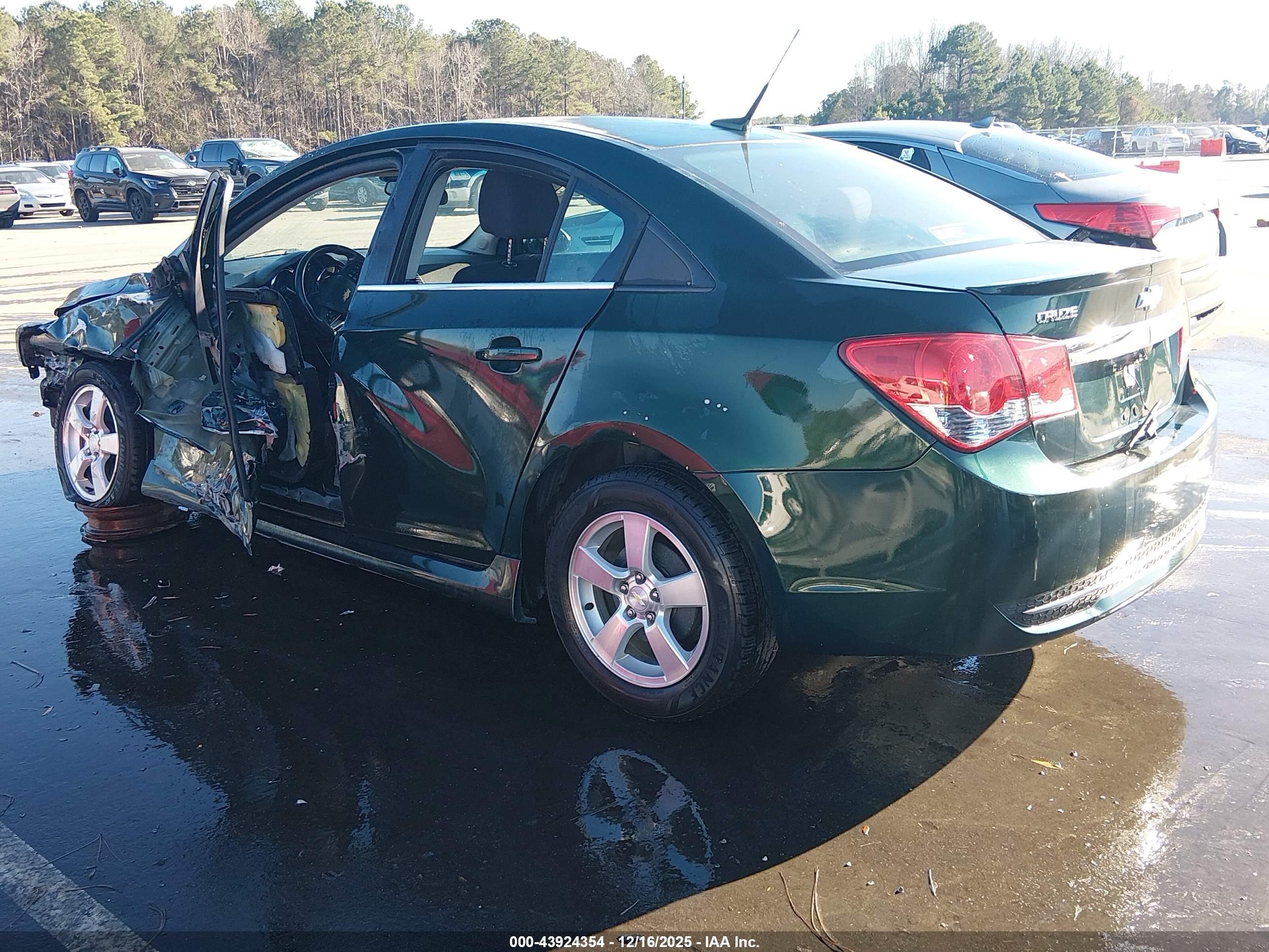CHEVROLET CRUZE image 3