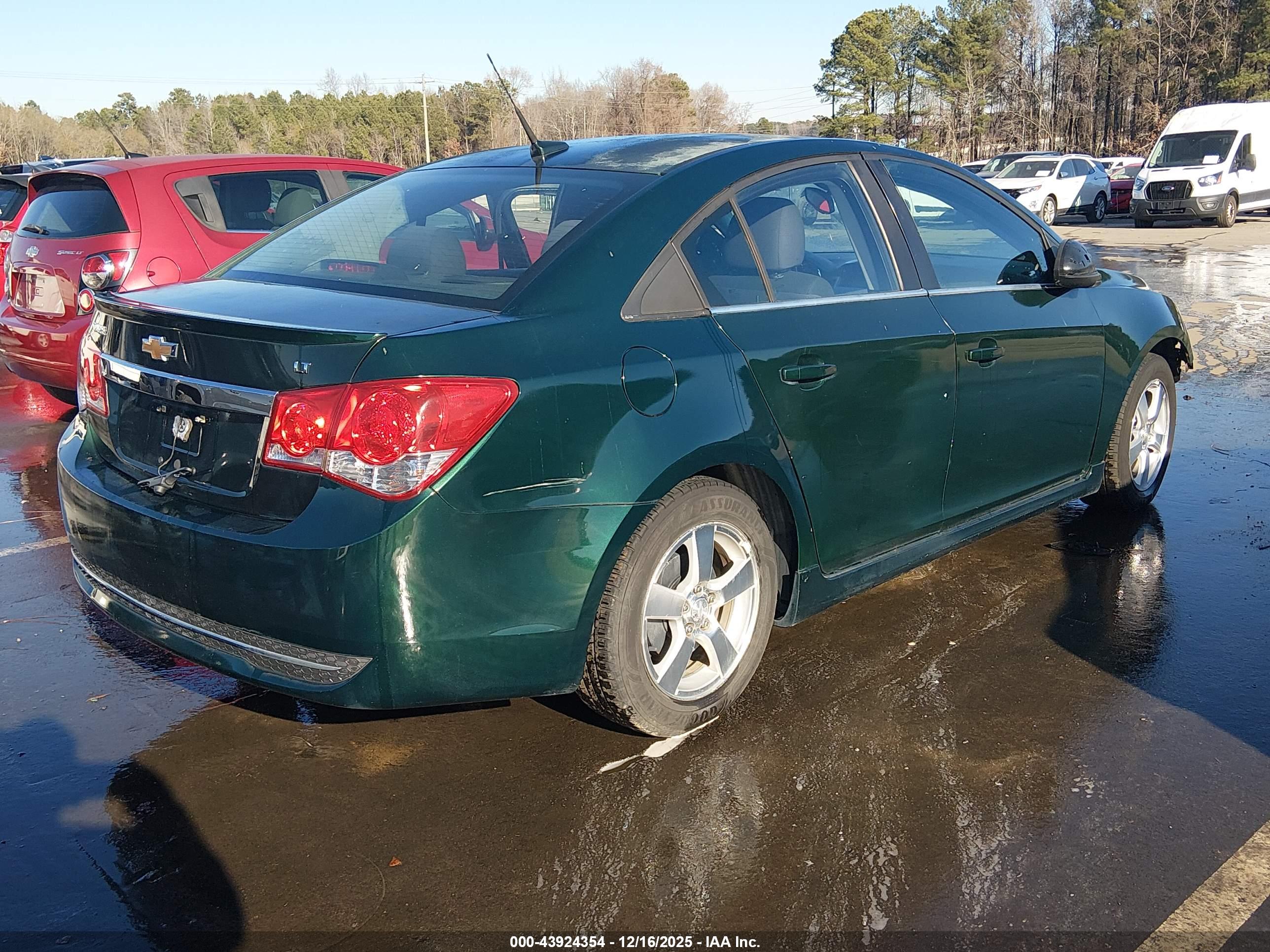 CHEVROLET CRUZE image 4