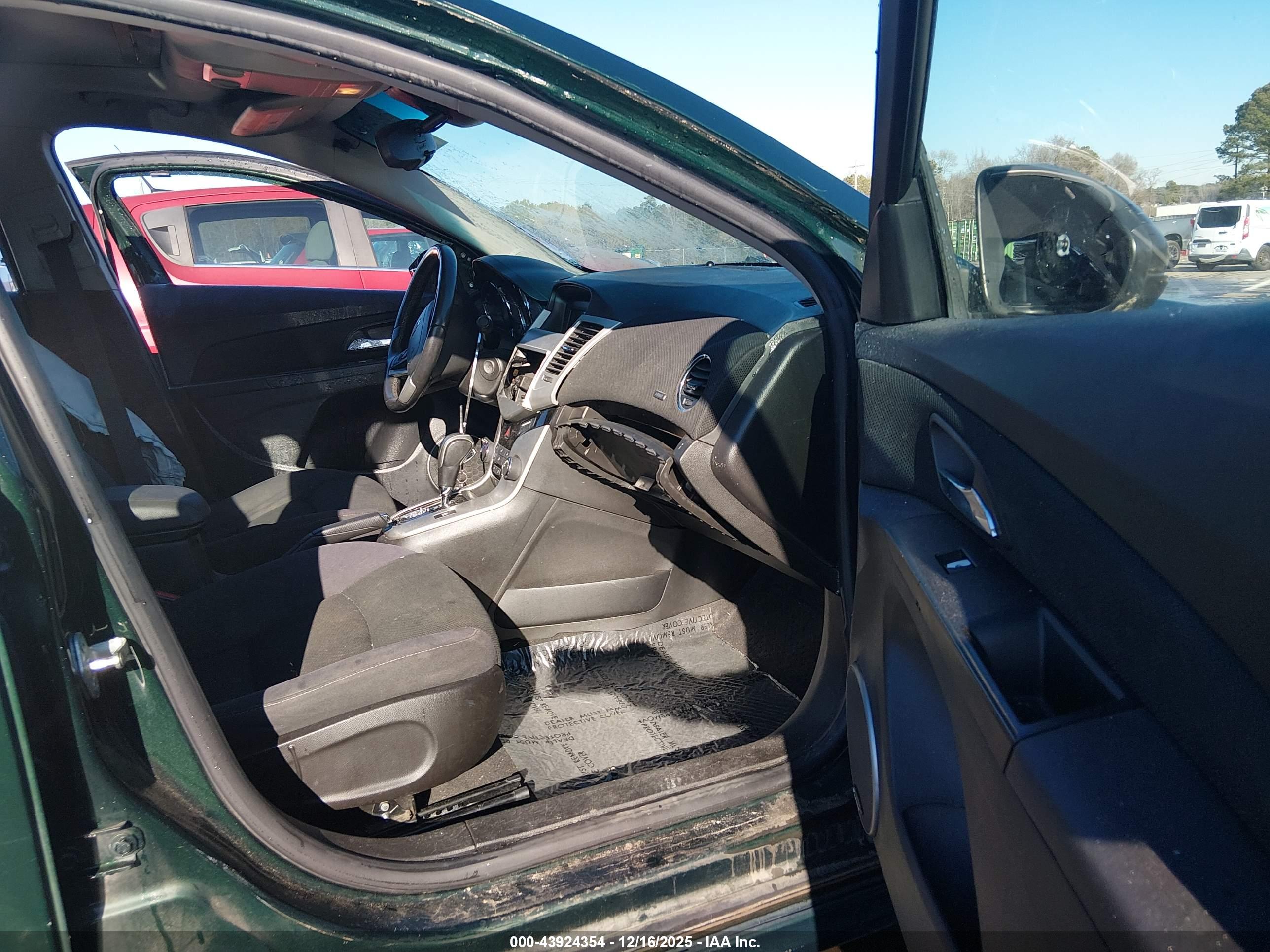 CHEVROLET CRUZE image 5