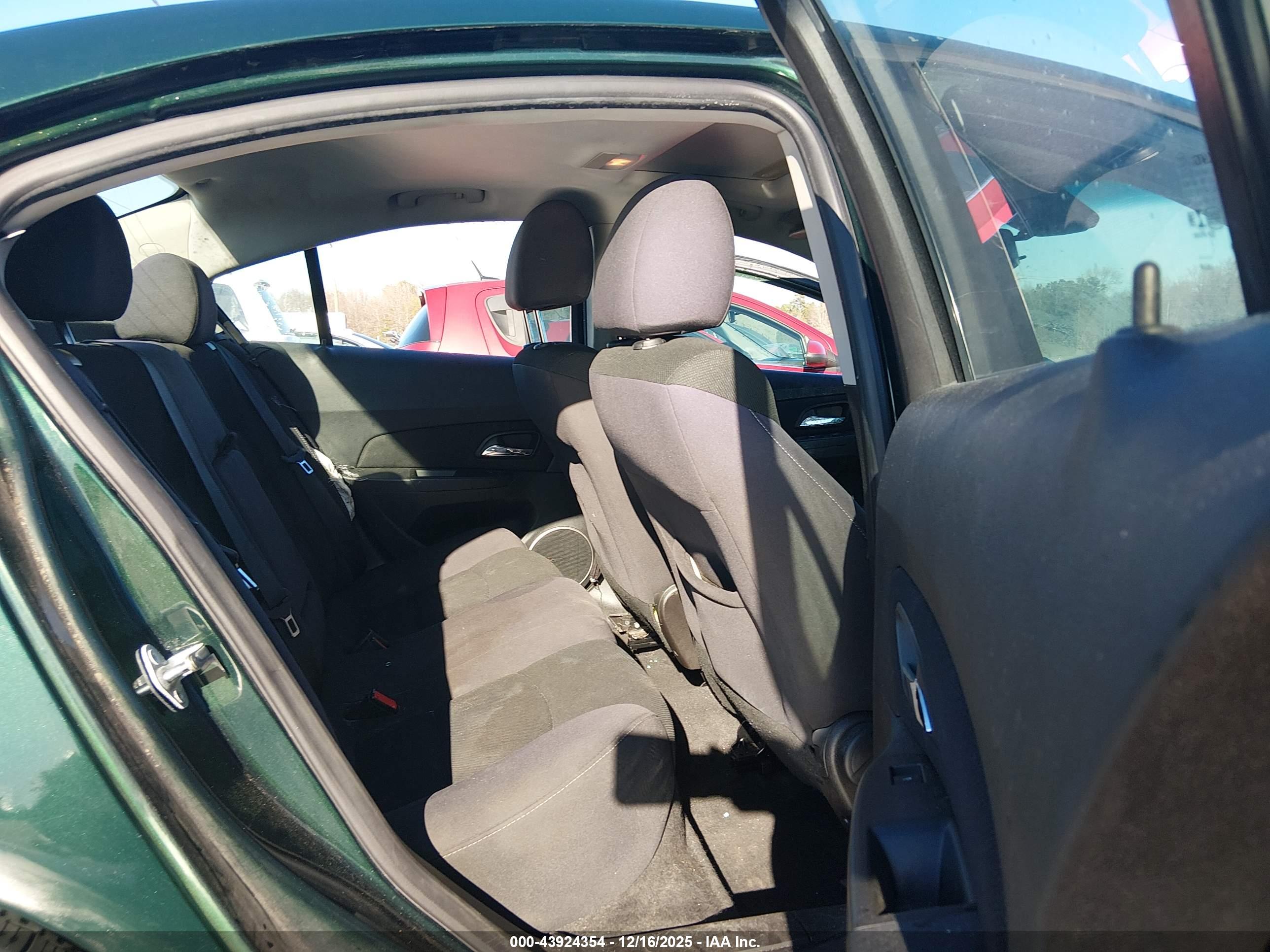 CHEVROLET CRUZE image 8