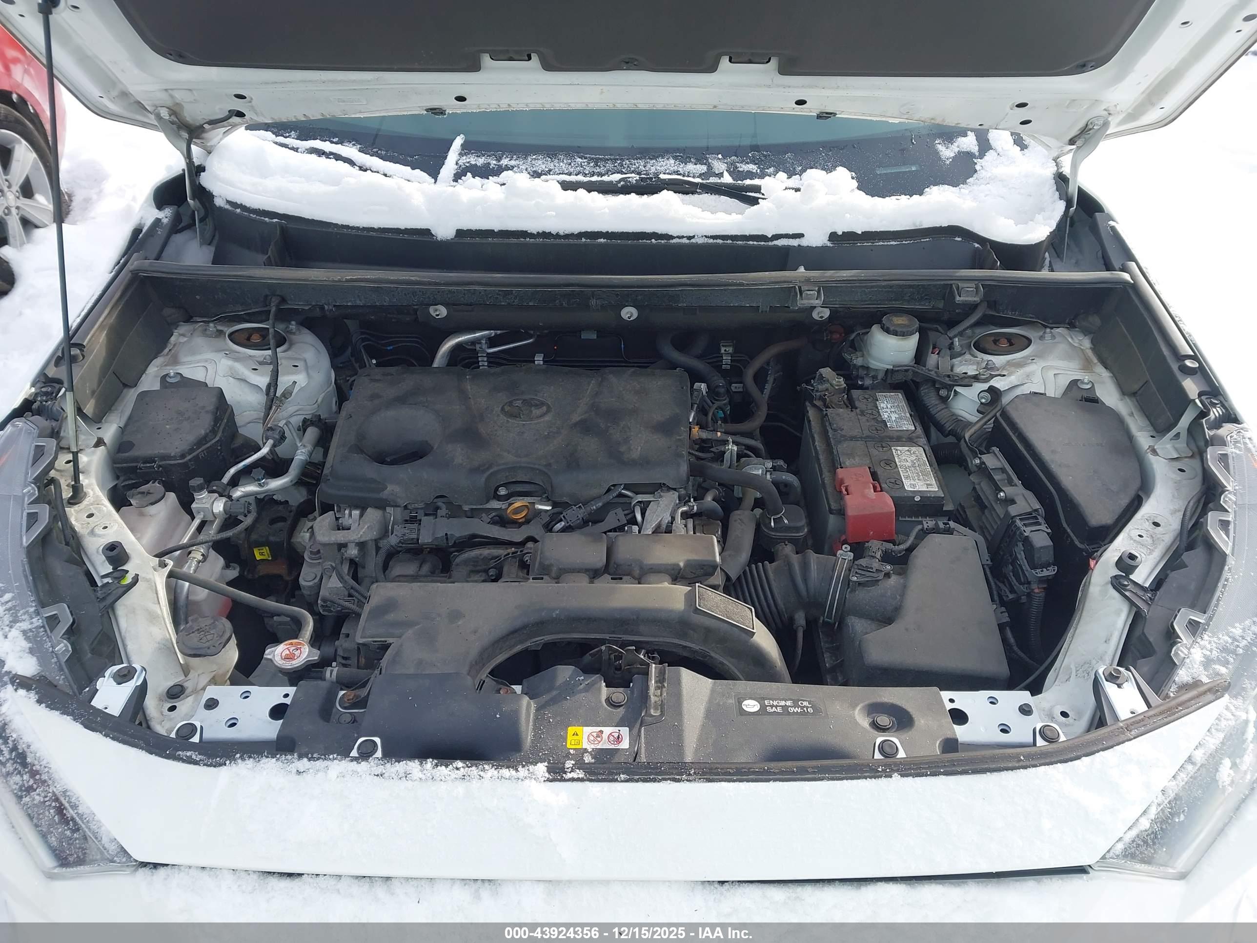 TOYOTA RAV4 image 10