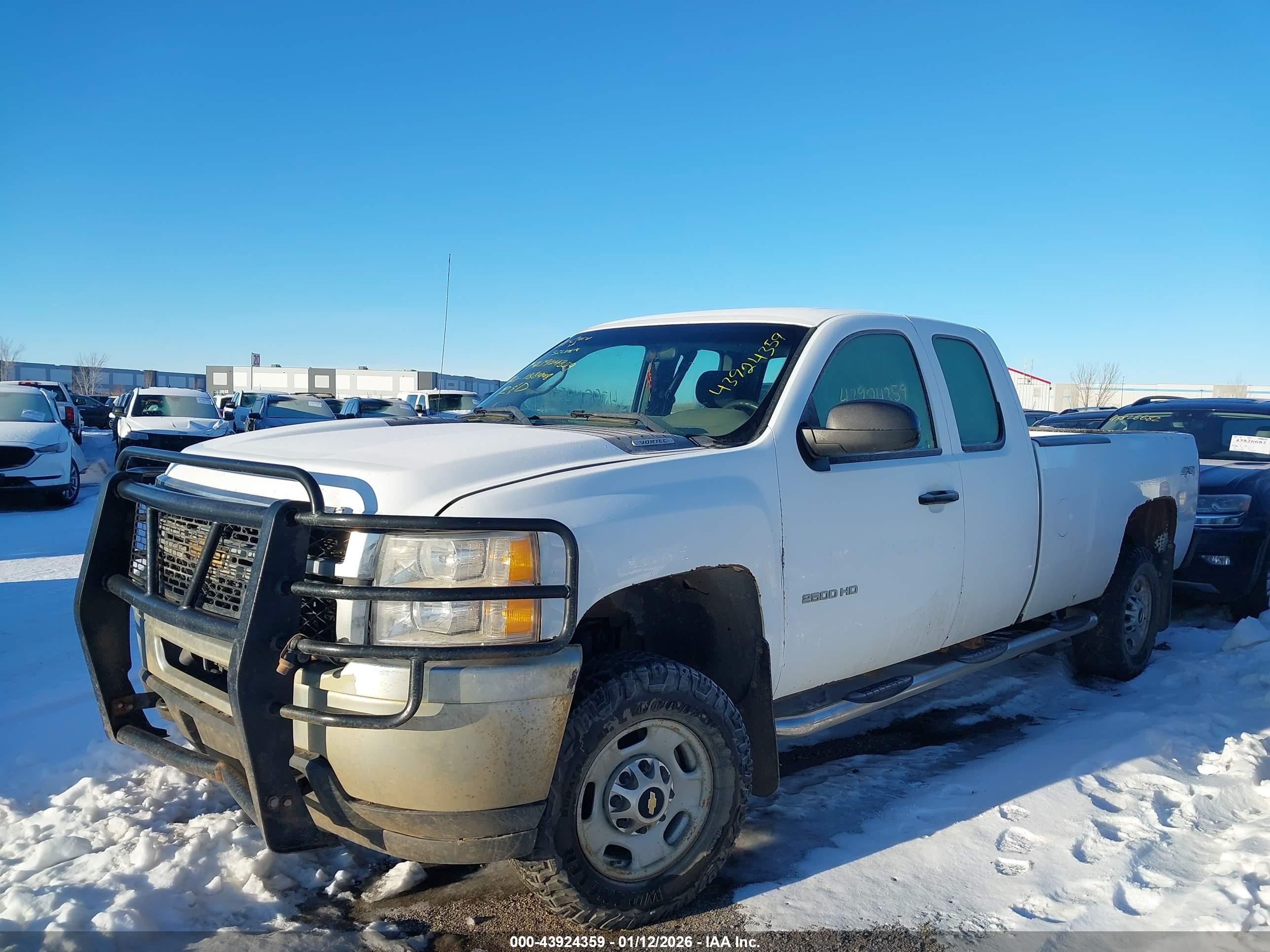 CHEVROLET SILVERADO image 6