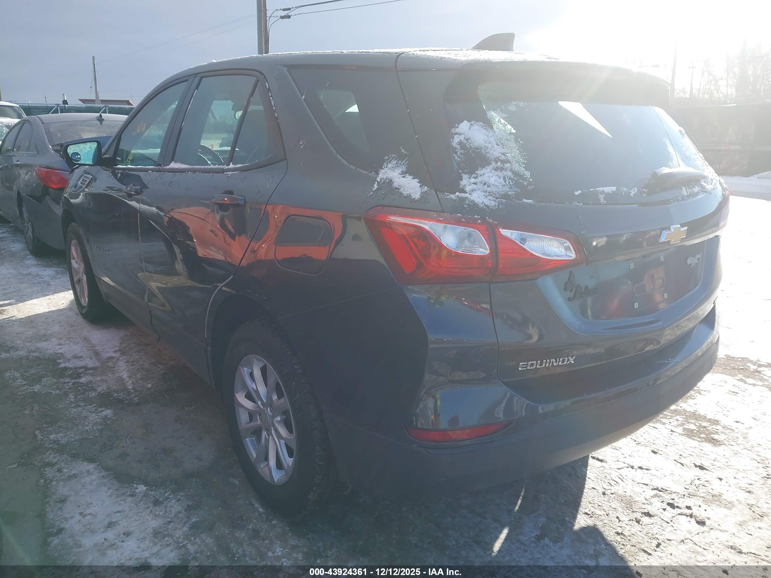 CHEVROLET EQUINOX image 3