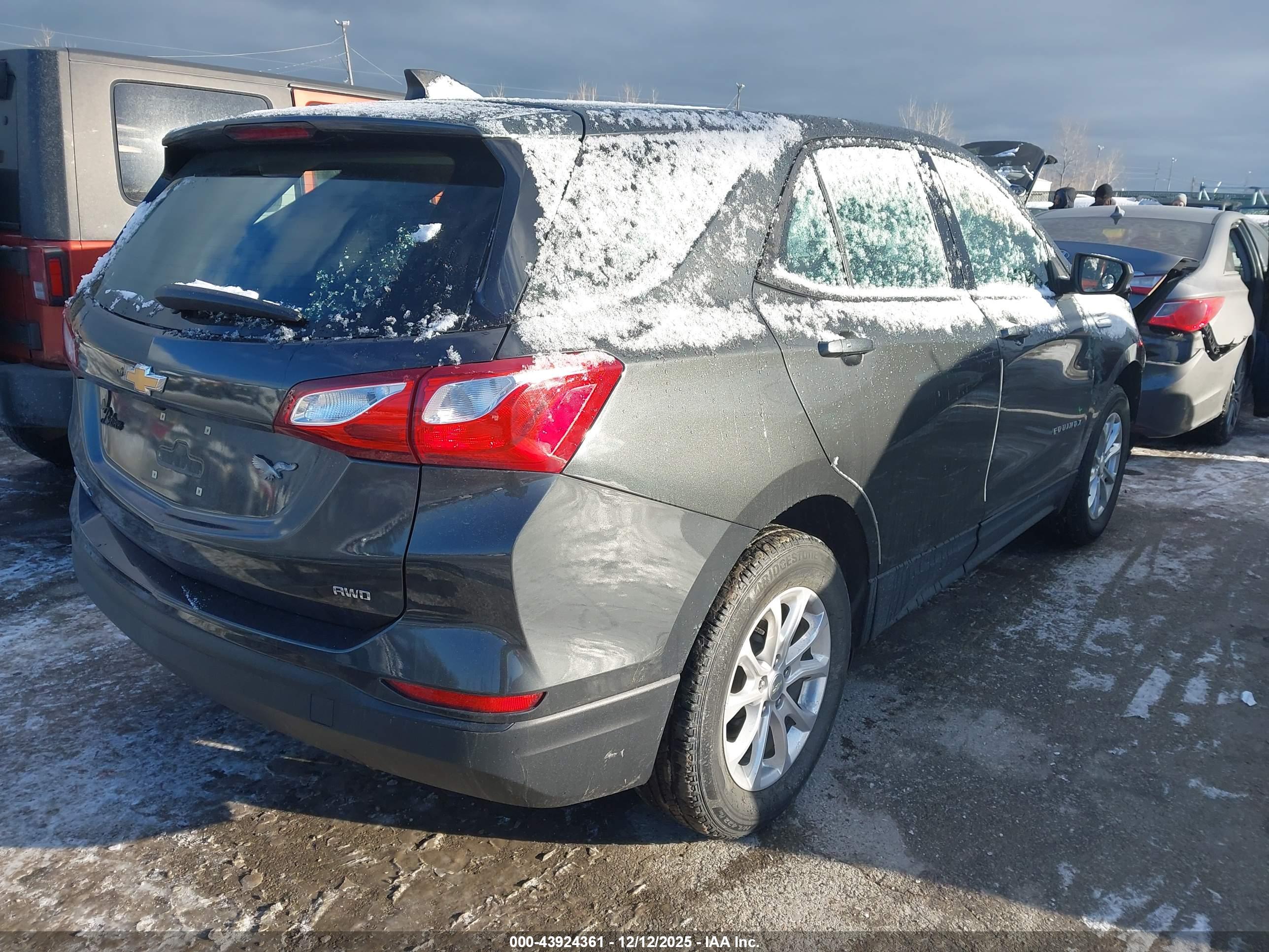 CHEVROLET EQUINOX image 4