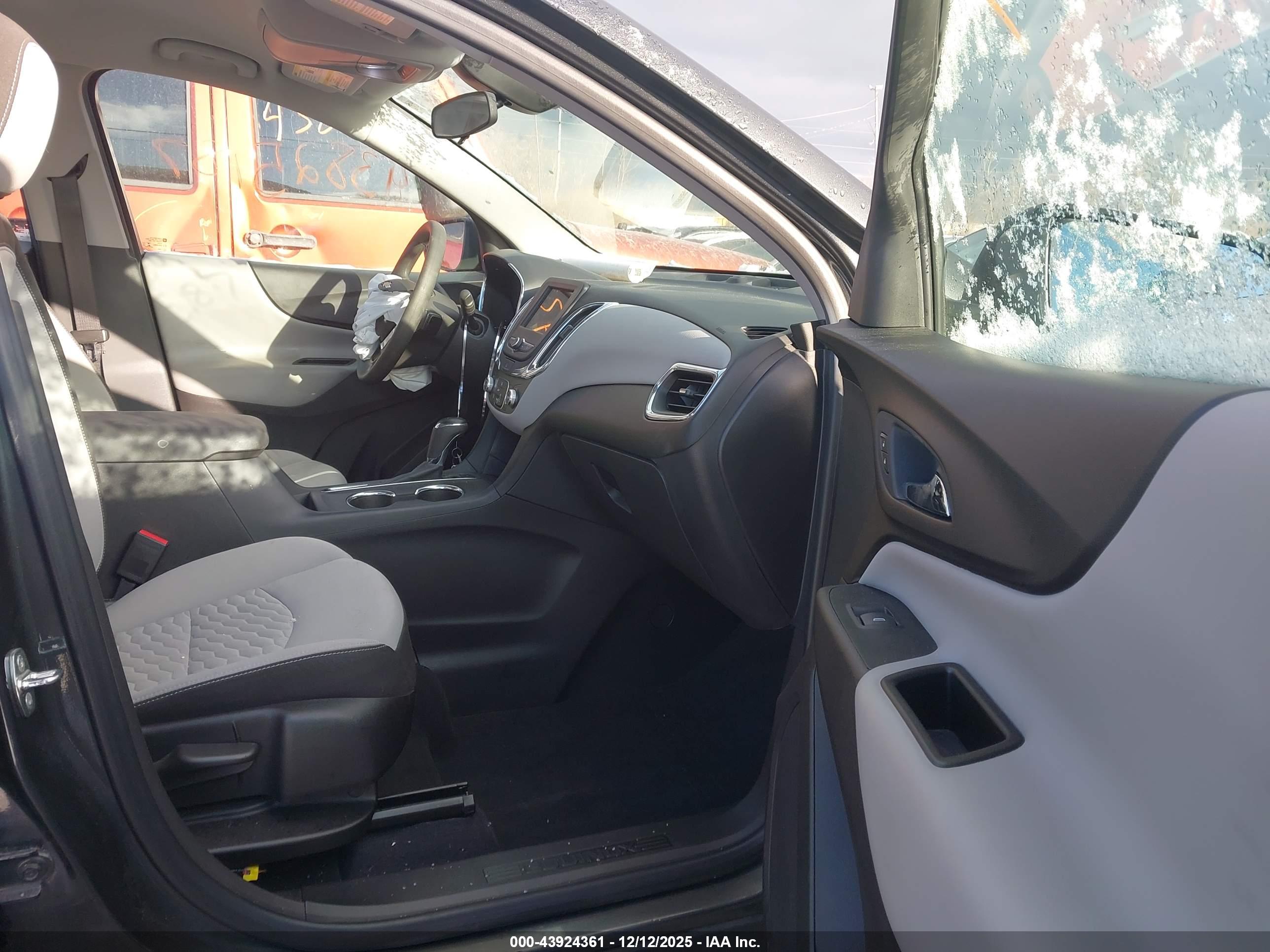 CHEVROLET EQUINOX image 5