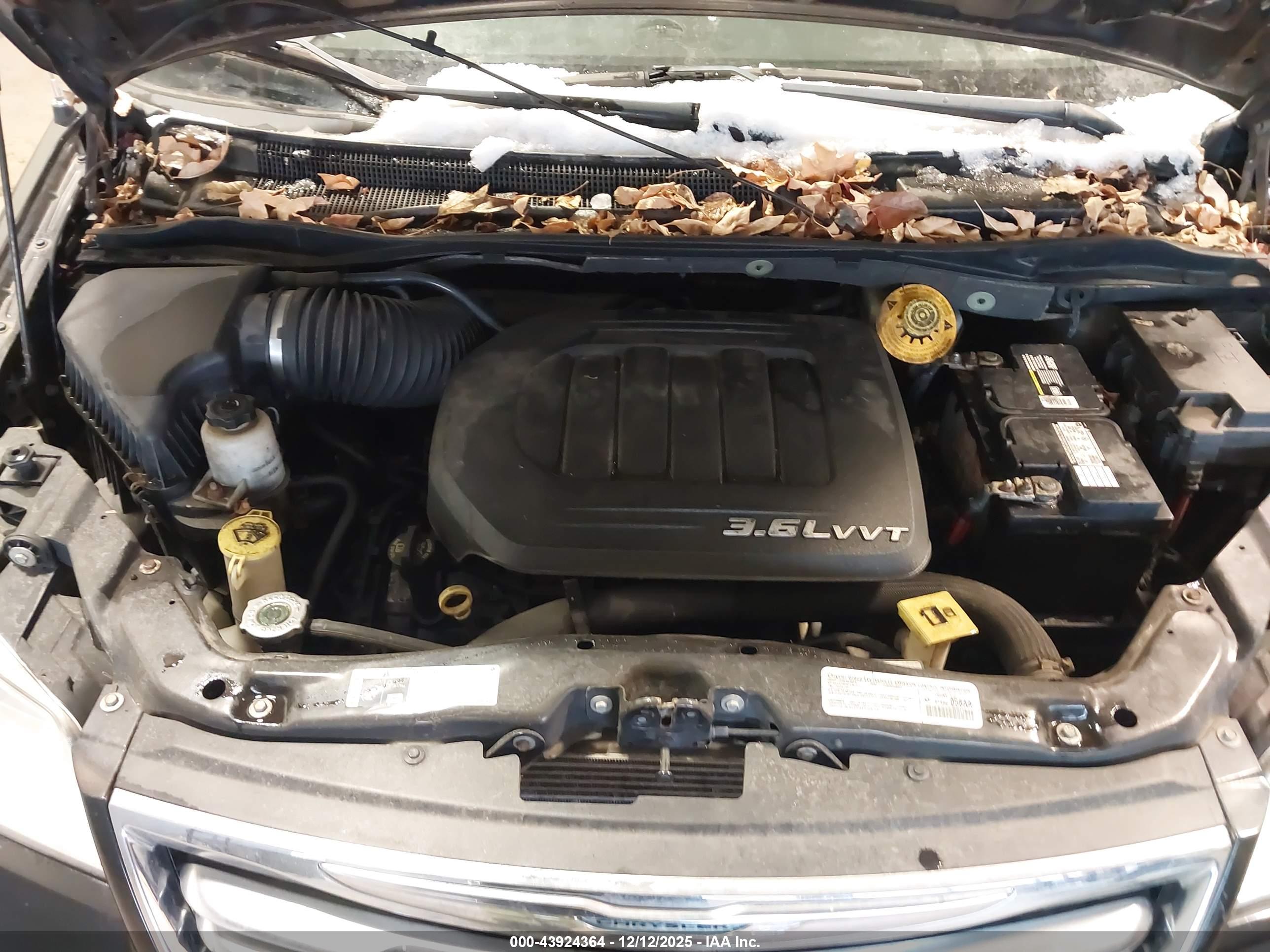 CHRYSLER TOWN image 10