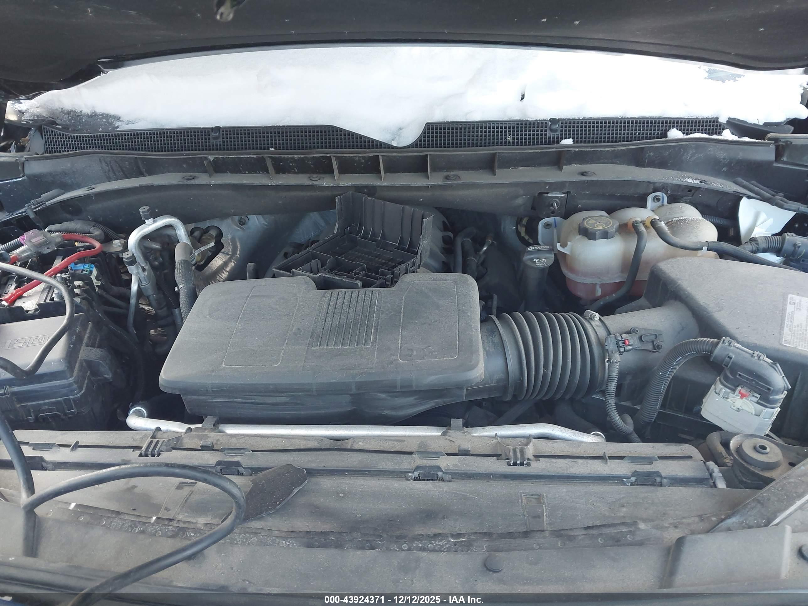 CHEVROLET TAHOE image 10