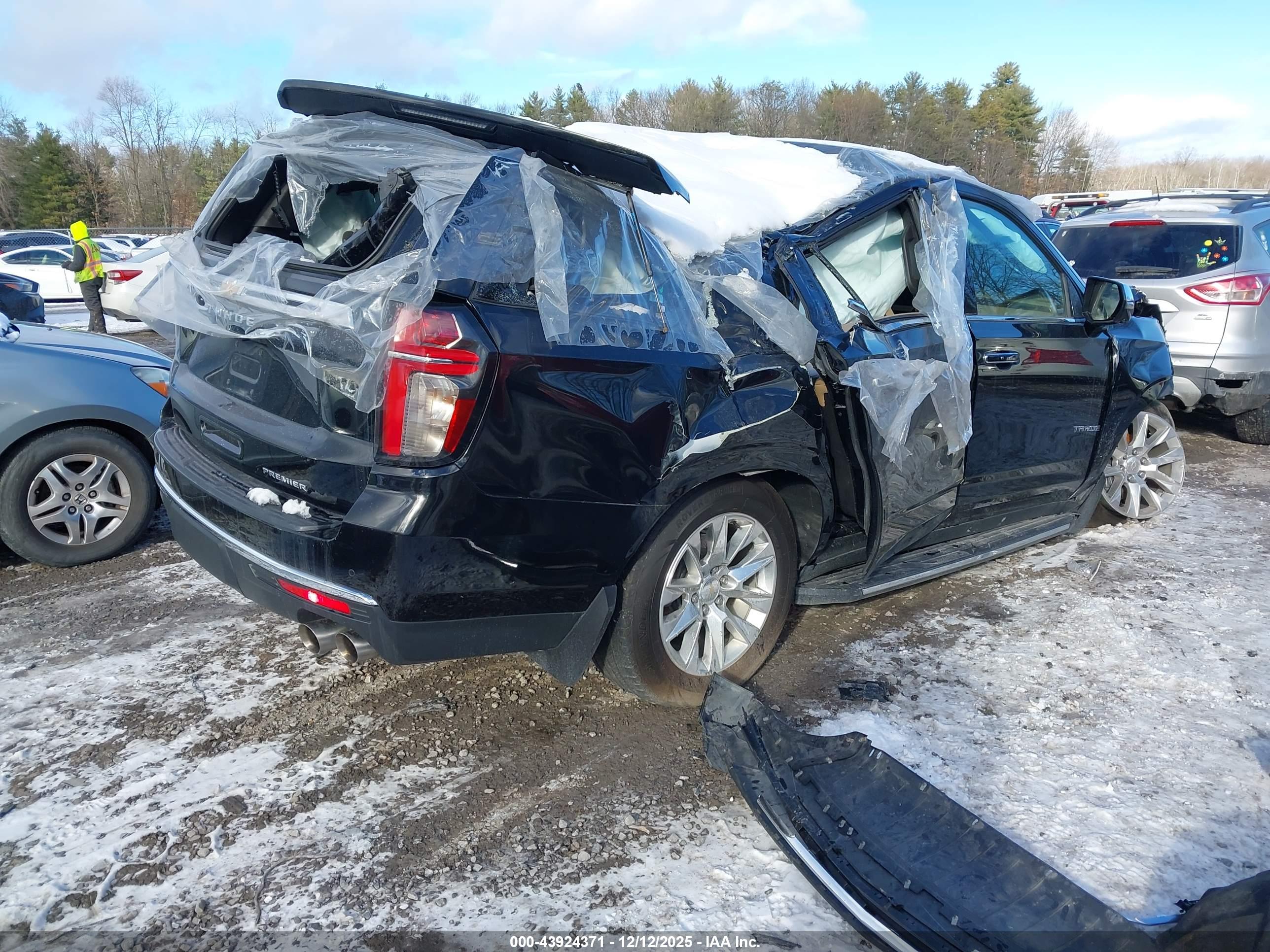 CHEVROLET TAHOE image 4
