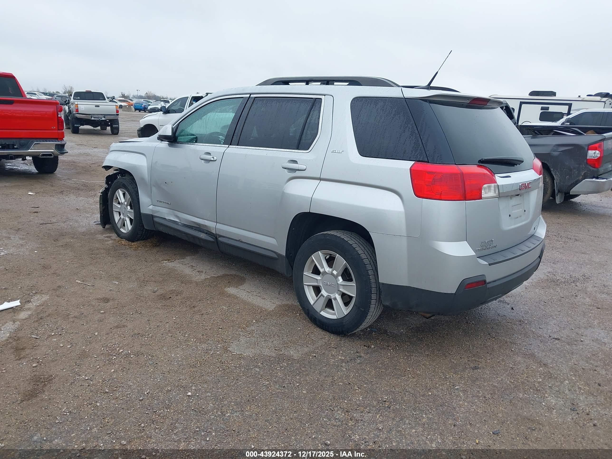 GMC TERRAIN image 3