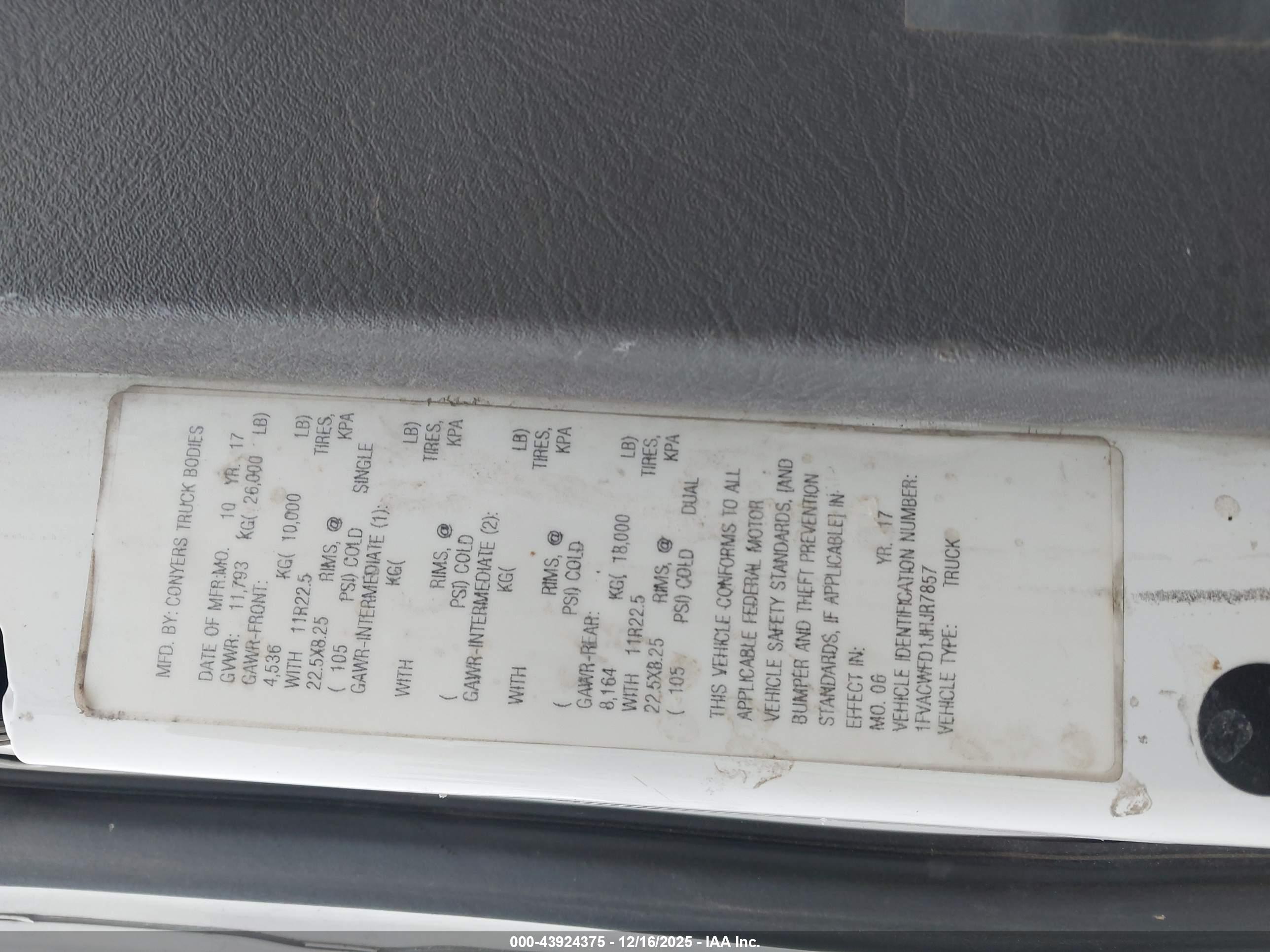 FREIGHTLINER M2 image 9