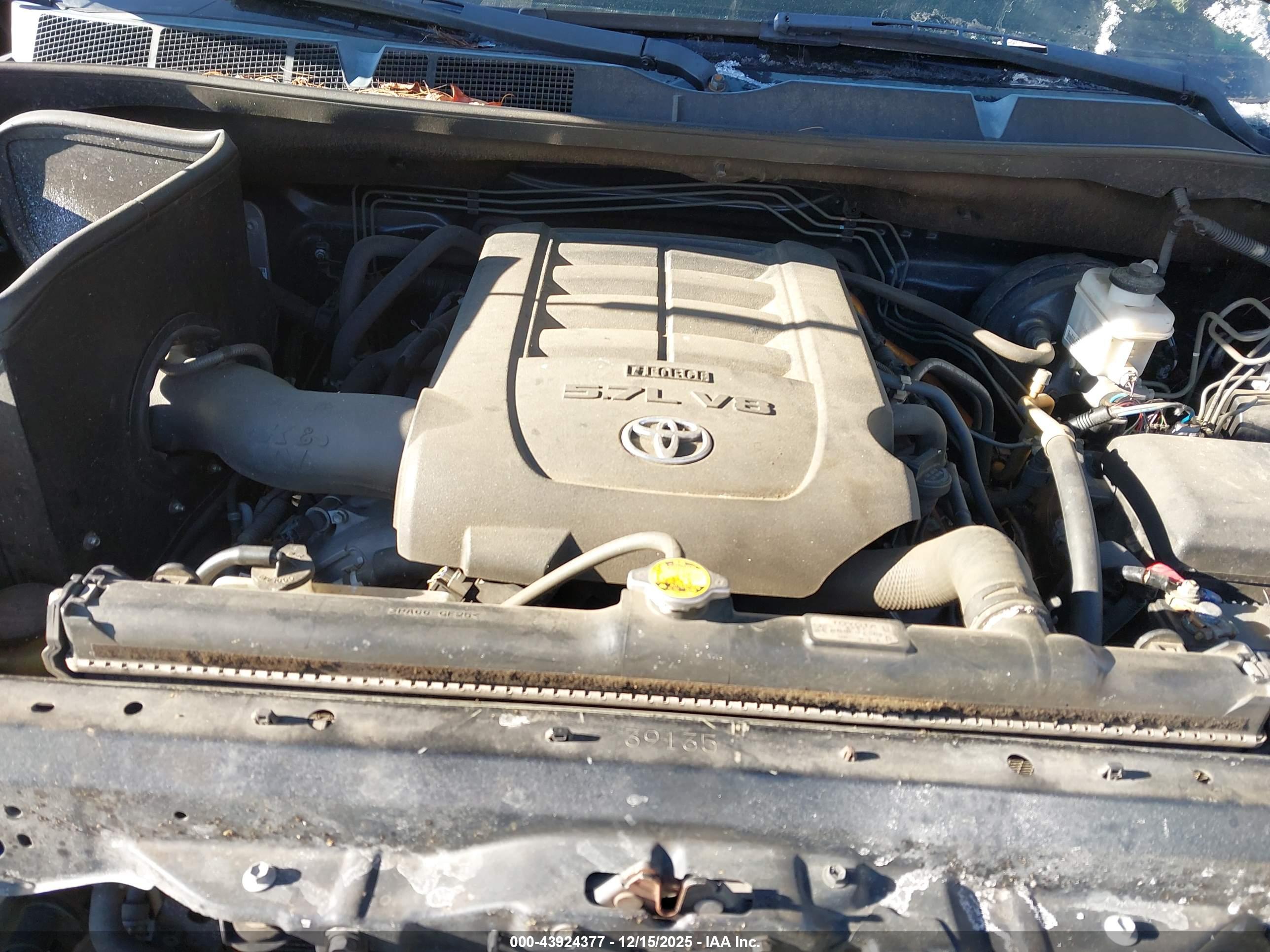TOYOTA TUNDRA image 10