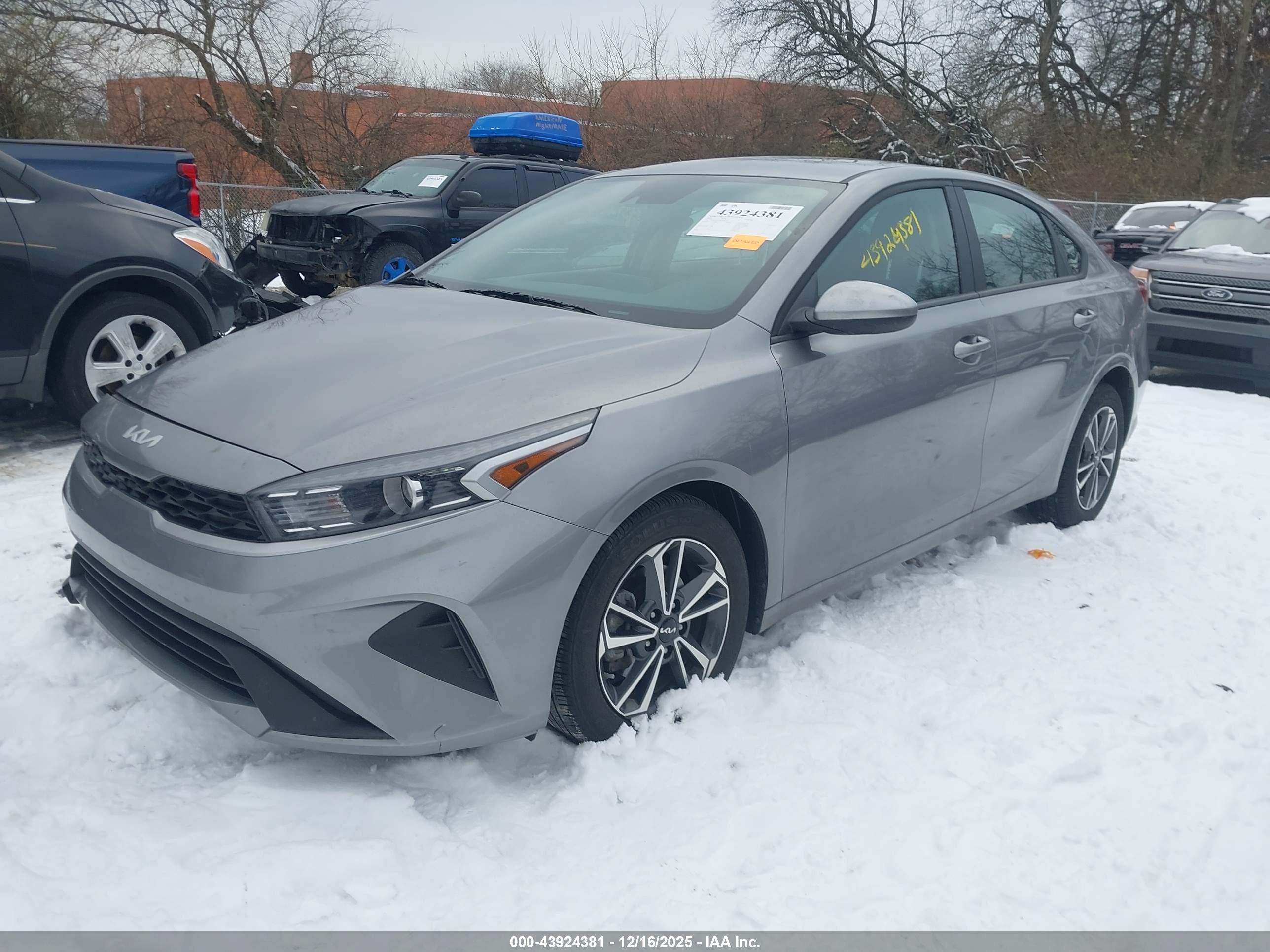 KIA FORTE image 2