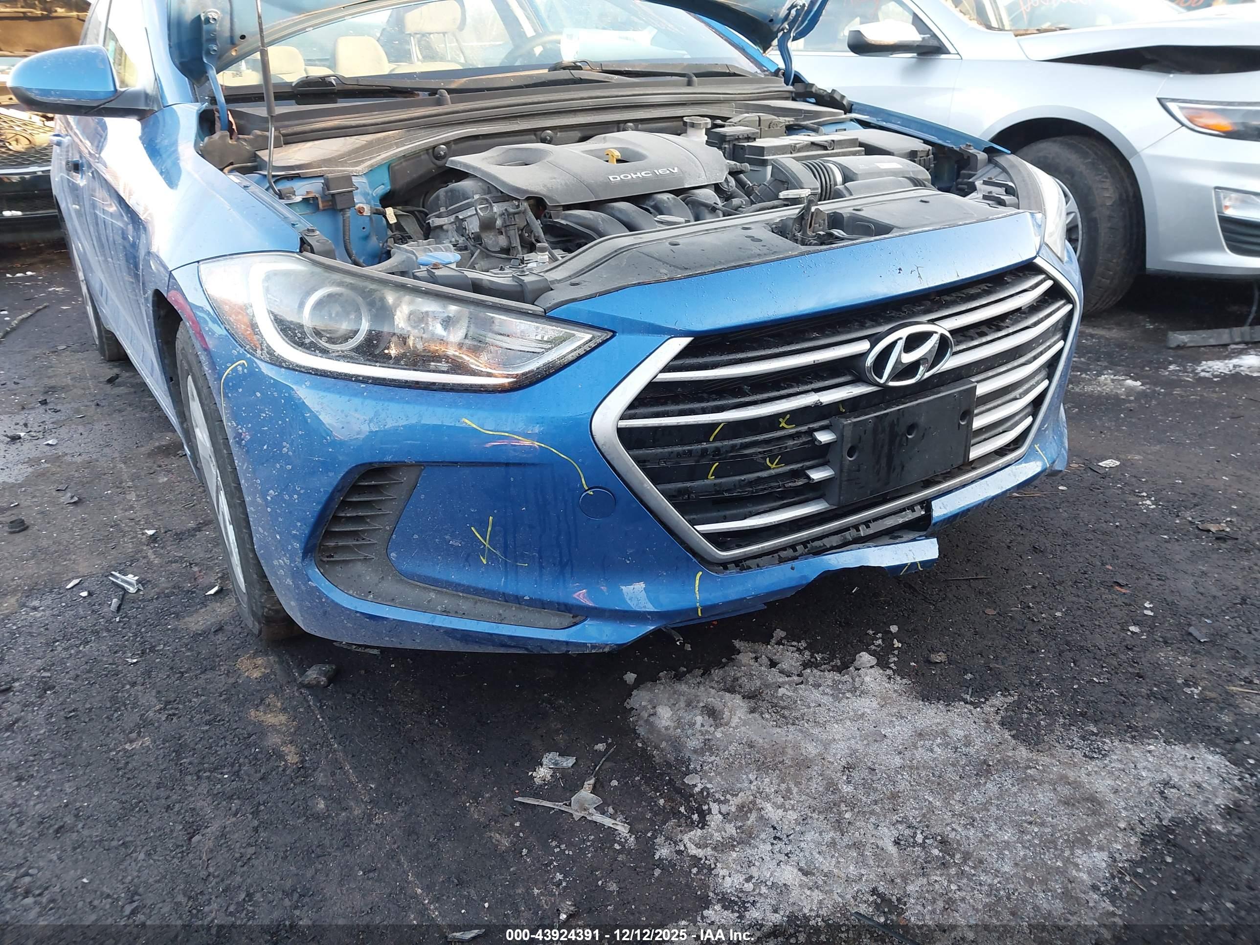 HYUNDAI ELANTRA image 6