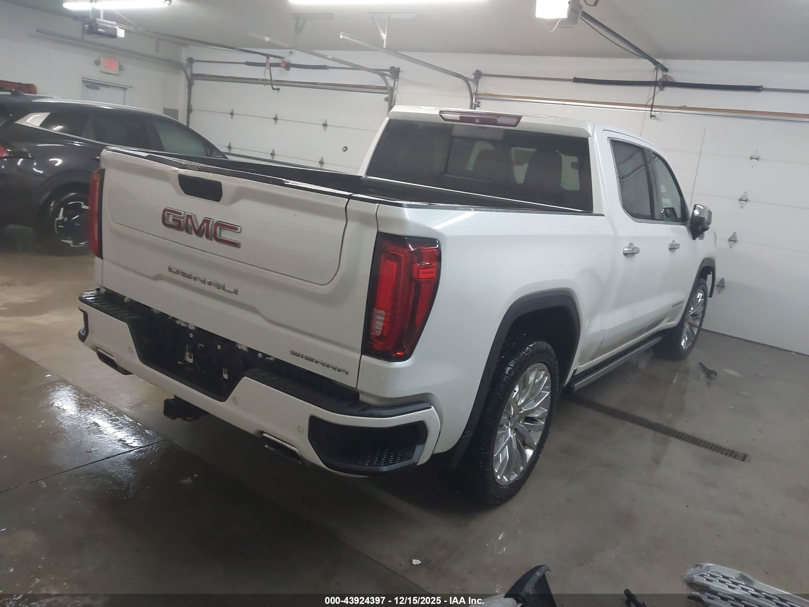 GMC SIERRA image 4