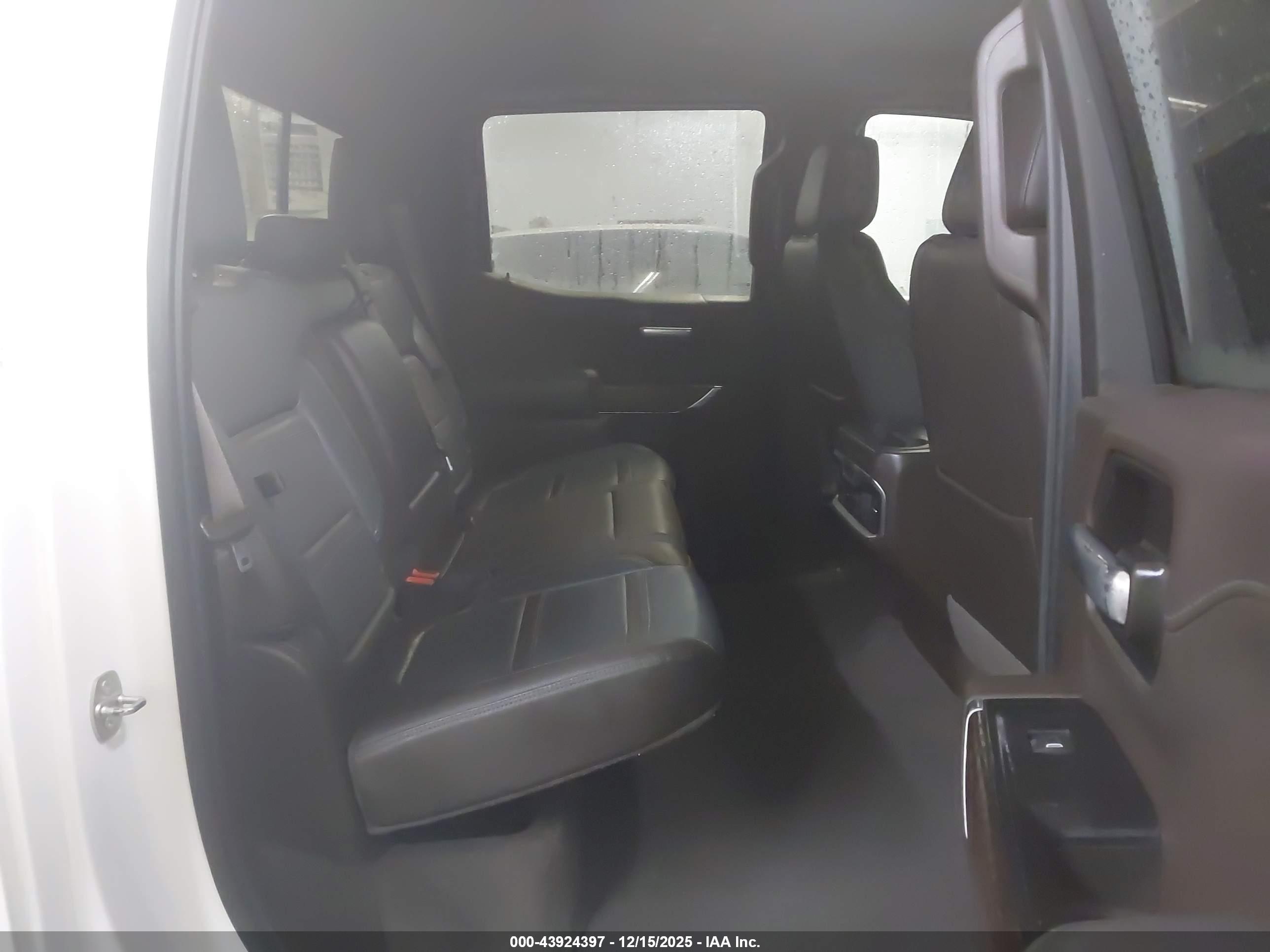 GMC SIERRA image 8