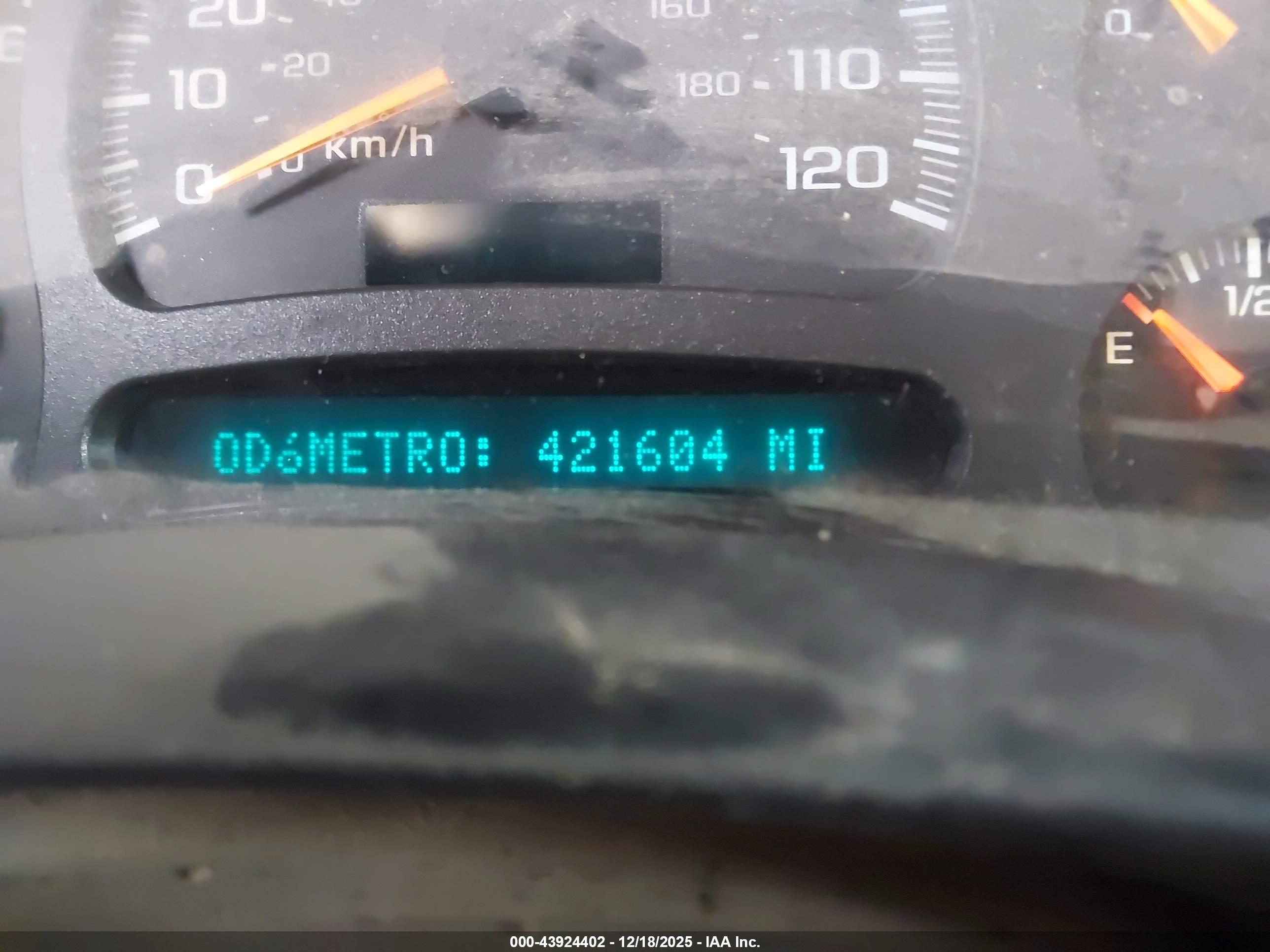 CHEVROLET SILVERADO image 7