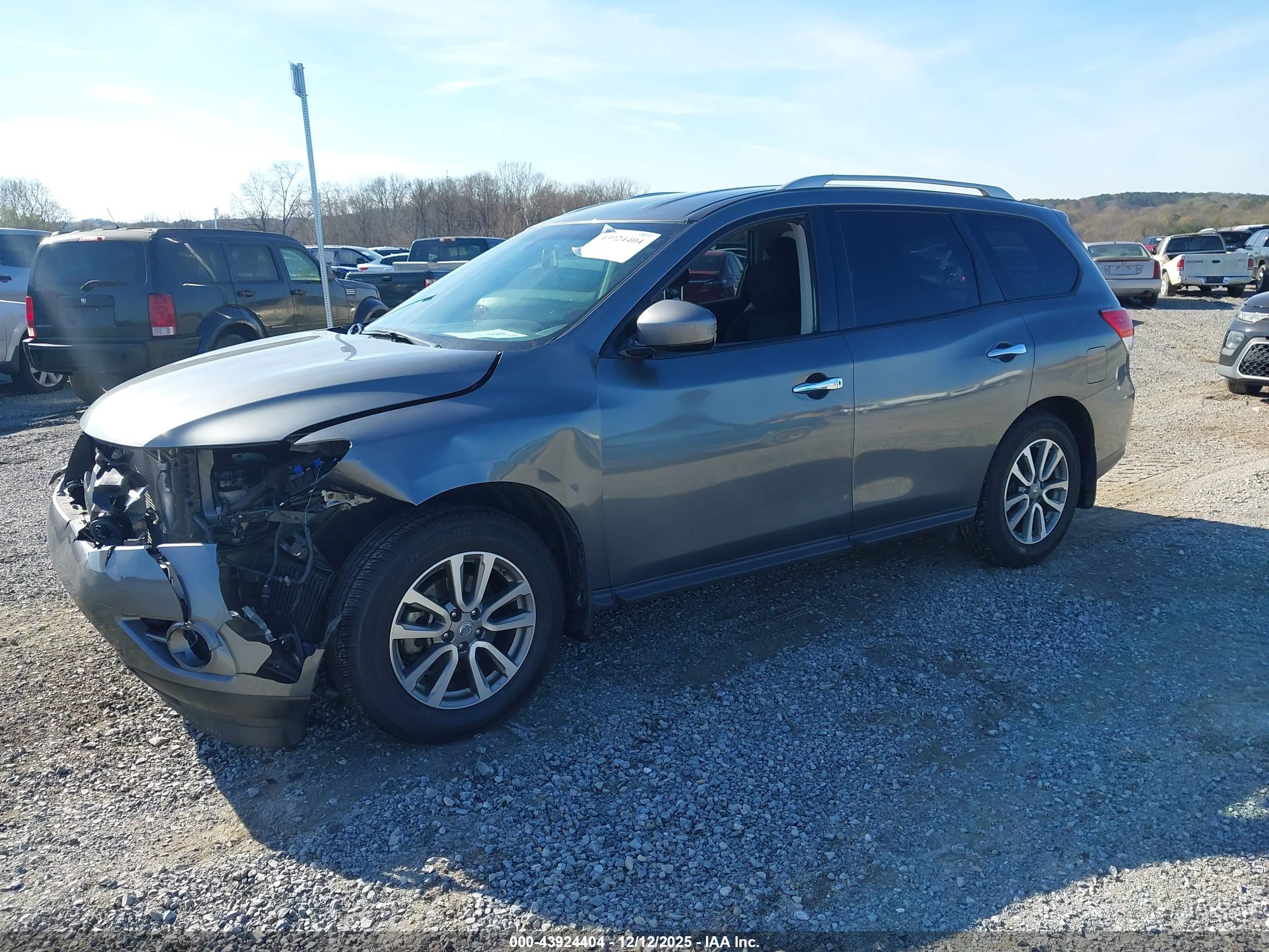 NISSAN PATHFINDER image 2