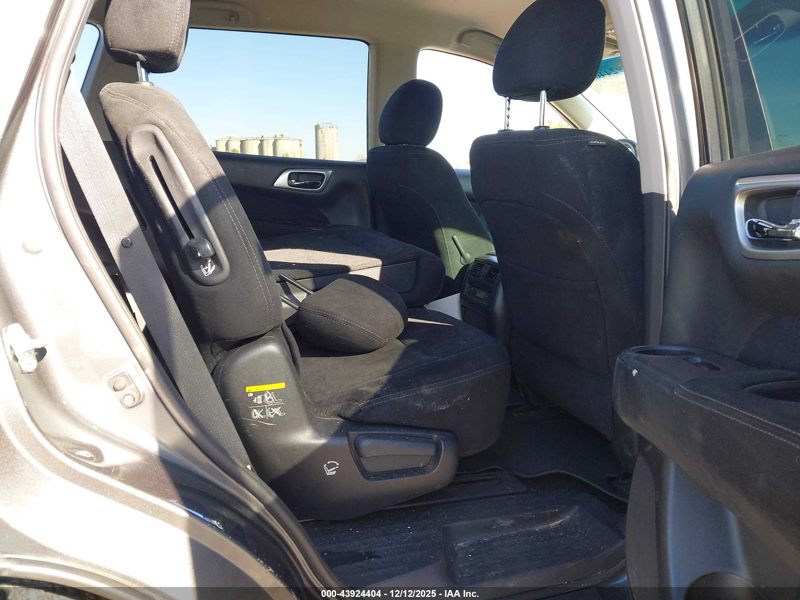 NISSAN PATHFINDER image 8