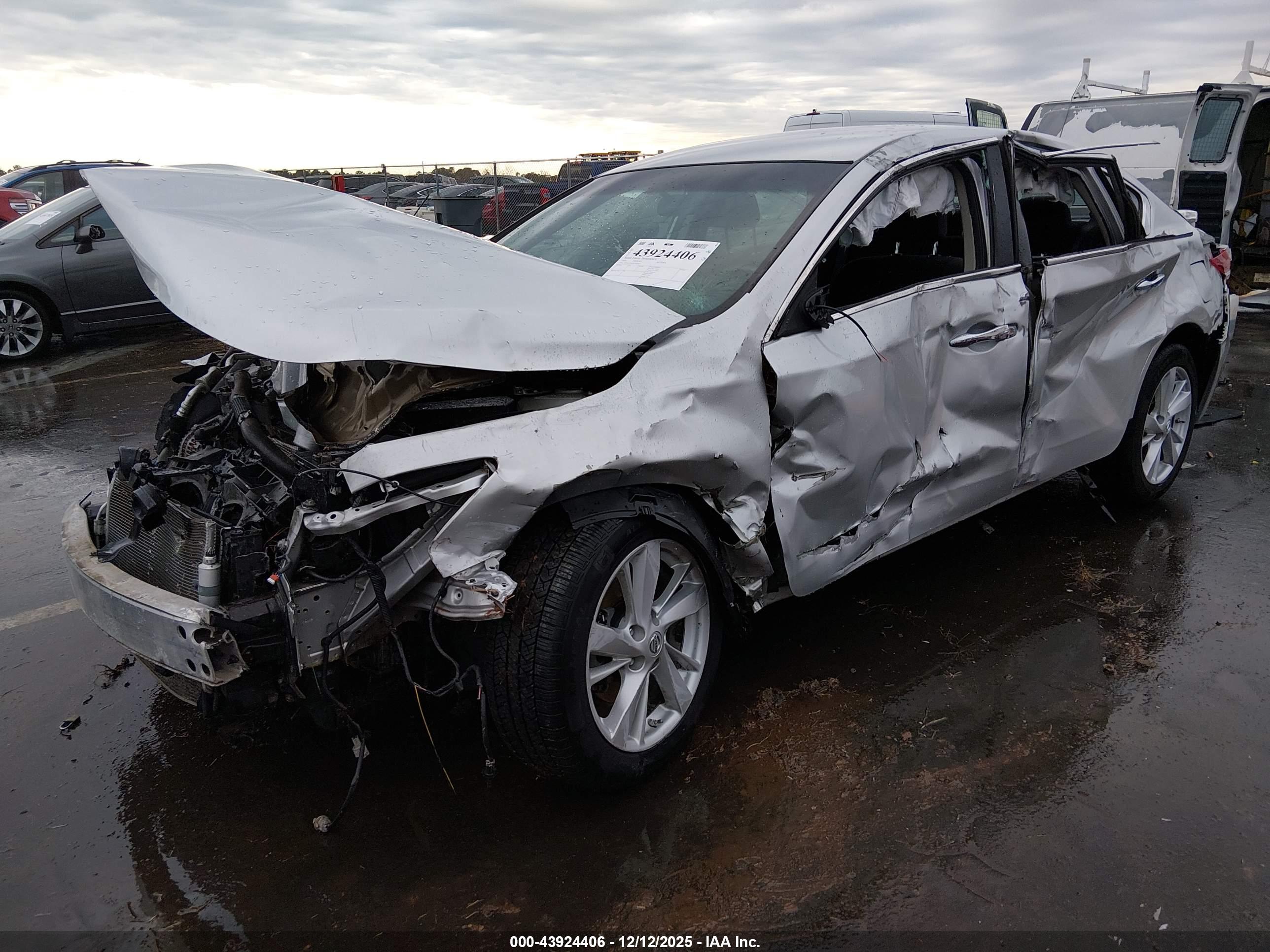NISSAN ALTIMA image 2