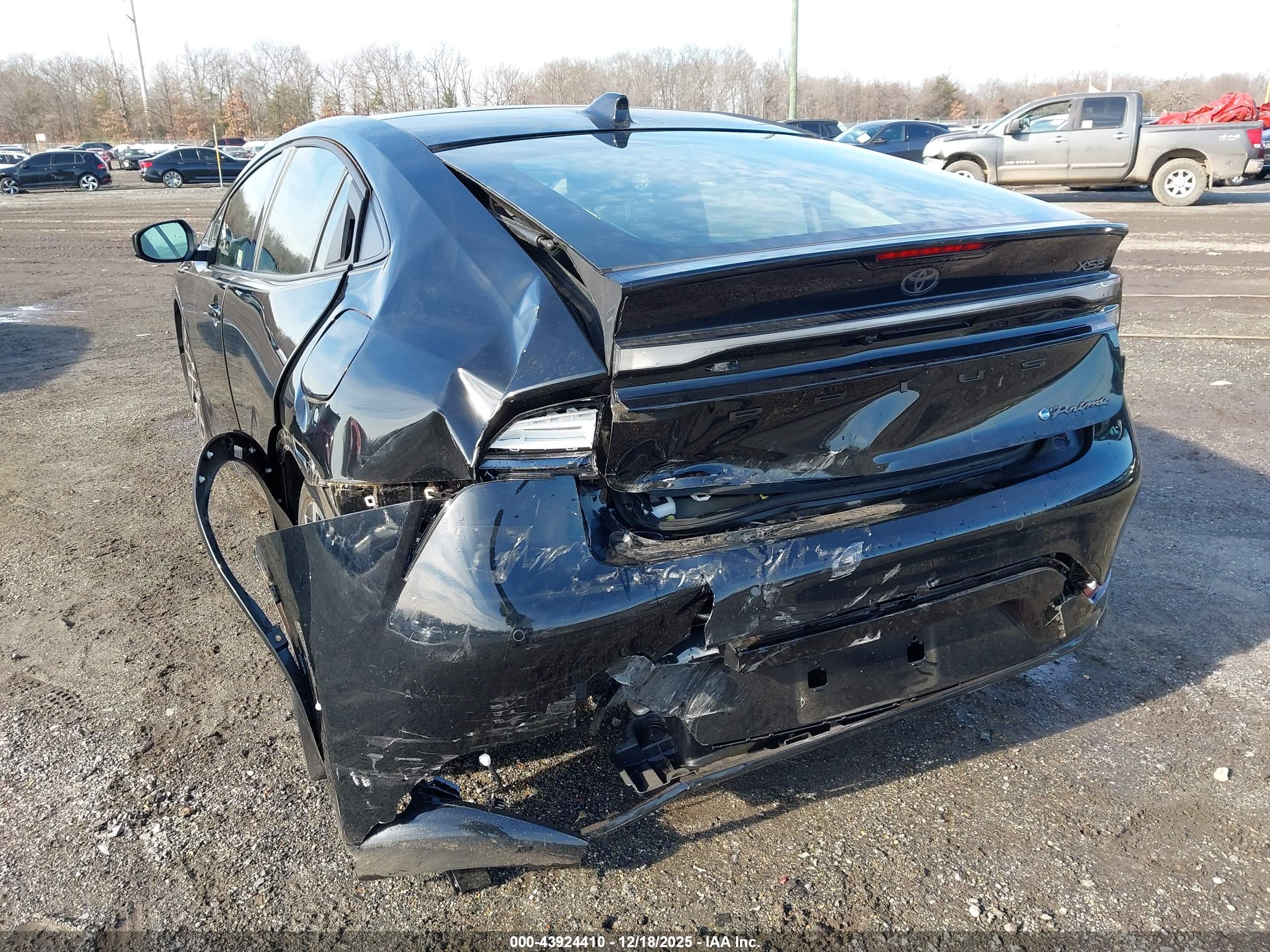 TOYOTA PRIUS image 6